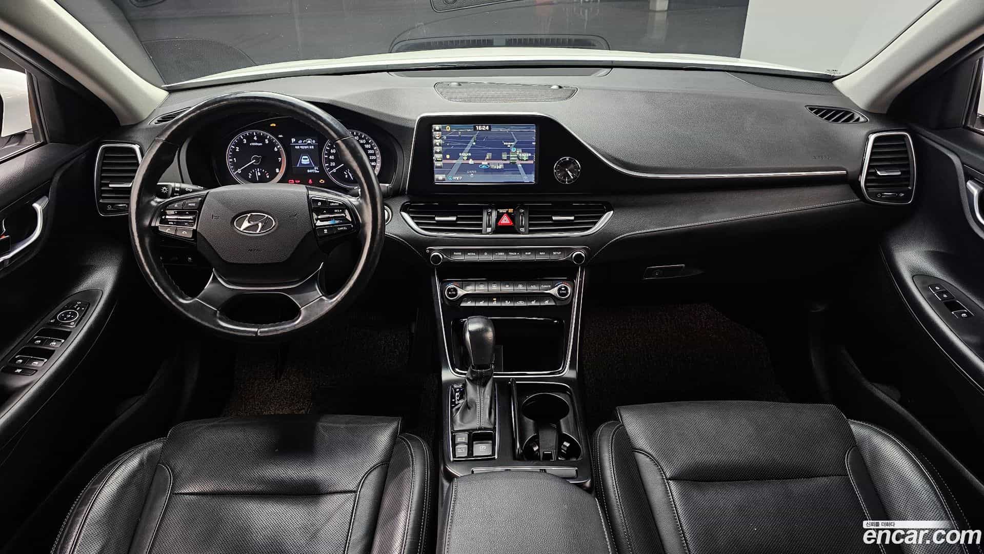 Grandeur Hyundai 2018.10-INNER-007