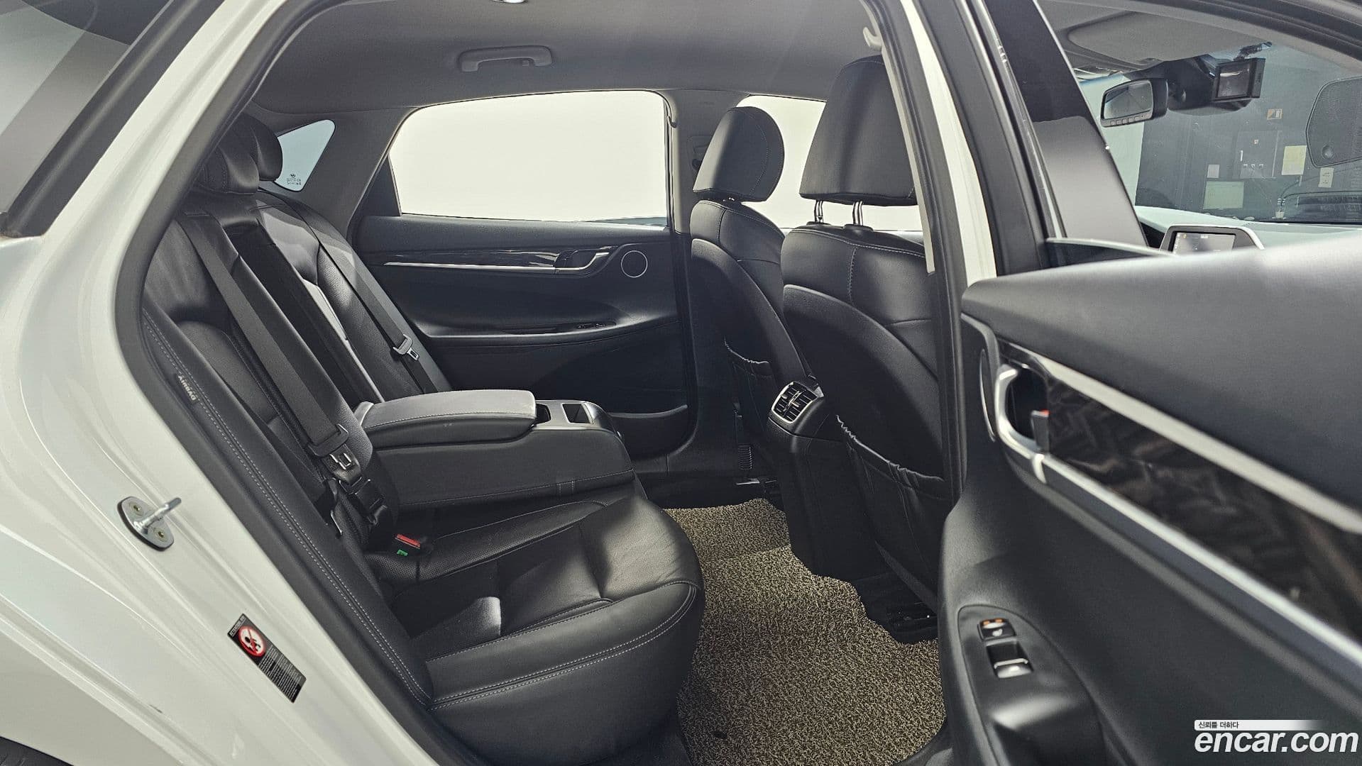 Main__Slider__Photo:Grandeur Hyundai 2018.10-11