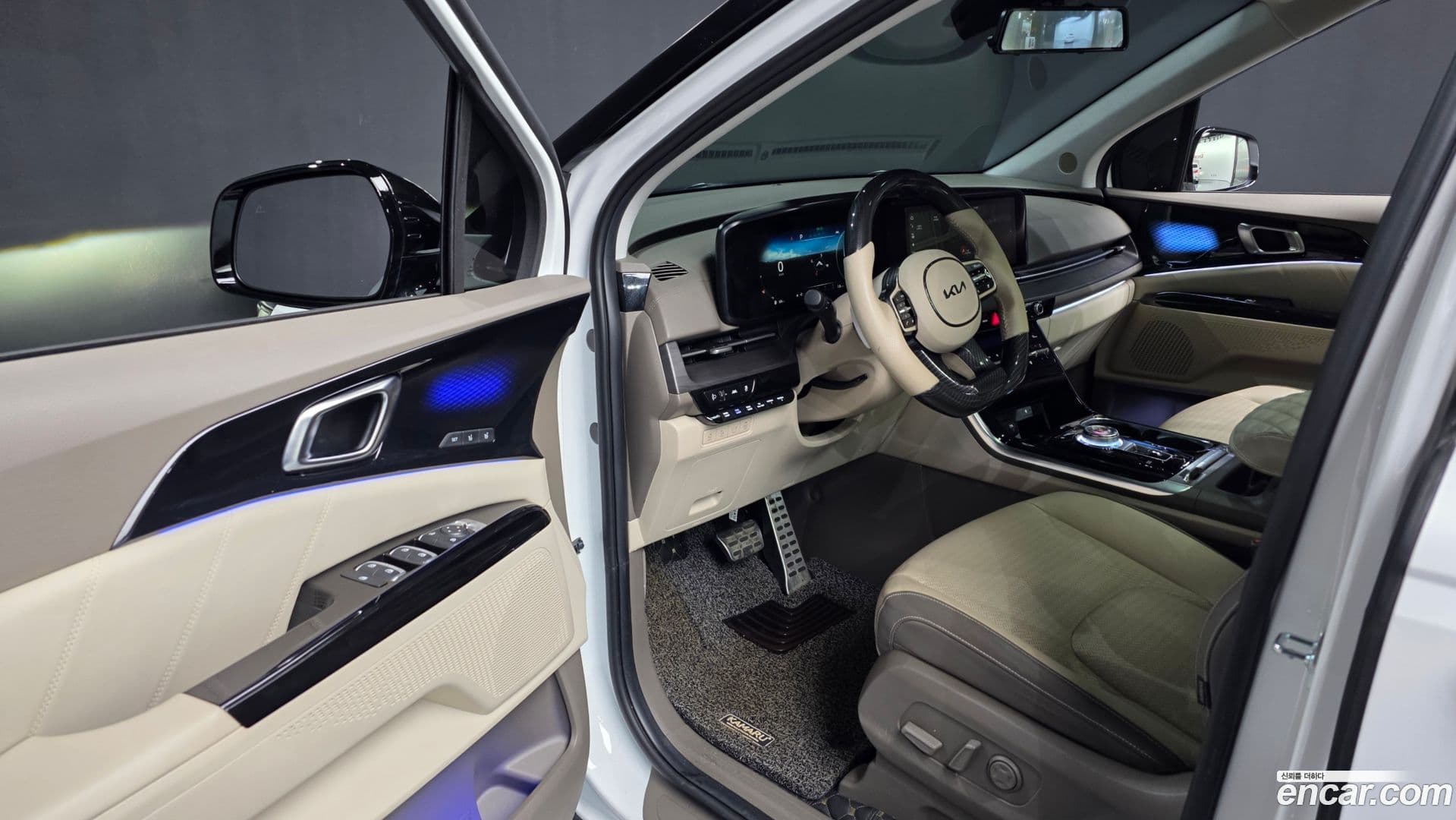Main__Slider__Photo:Canival Kia 2021.9-9