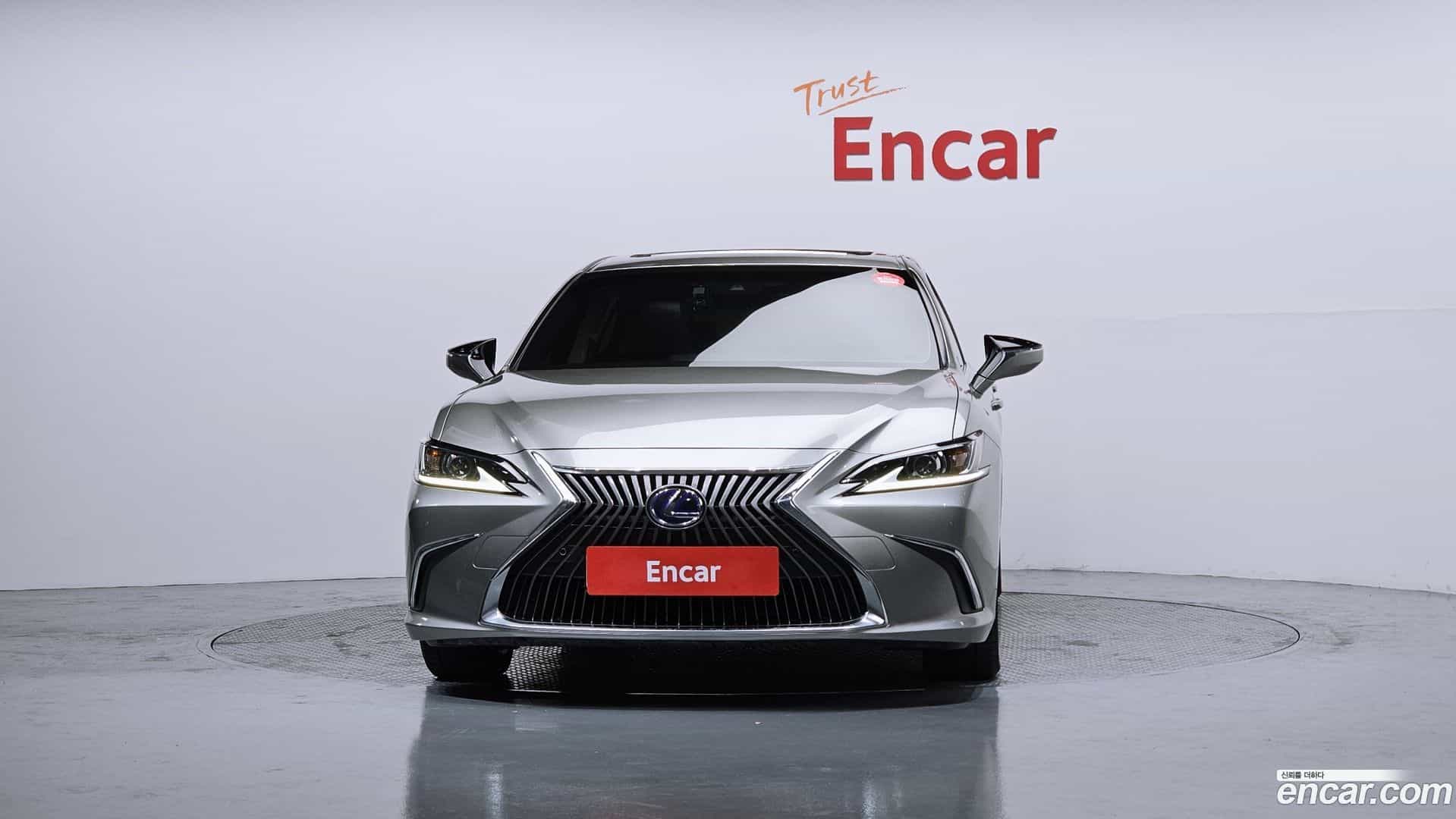 ES Lexus 2018.10-OUTER-003
