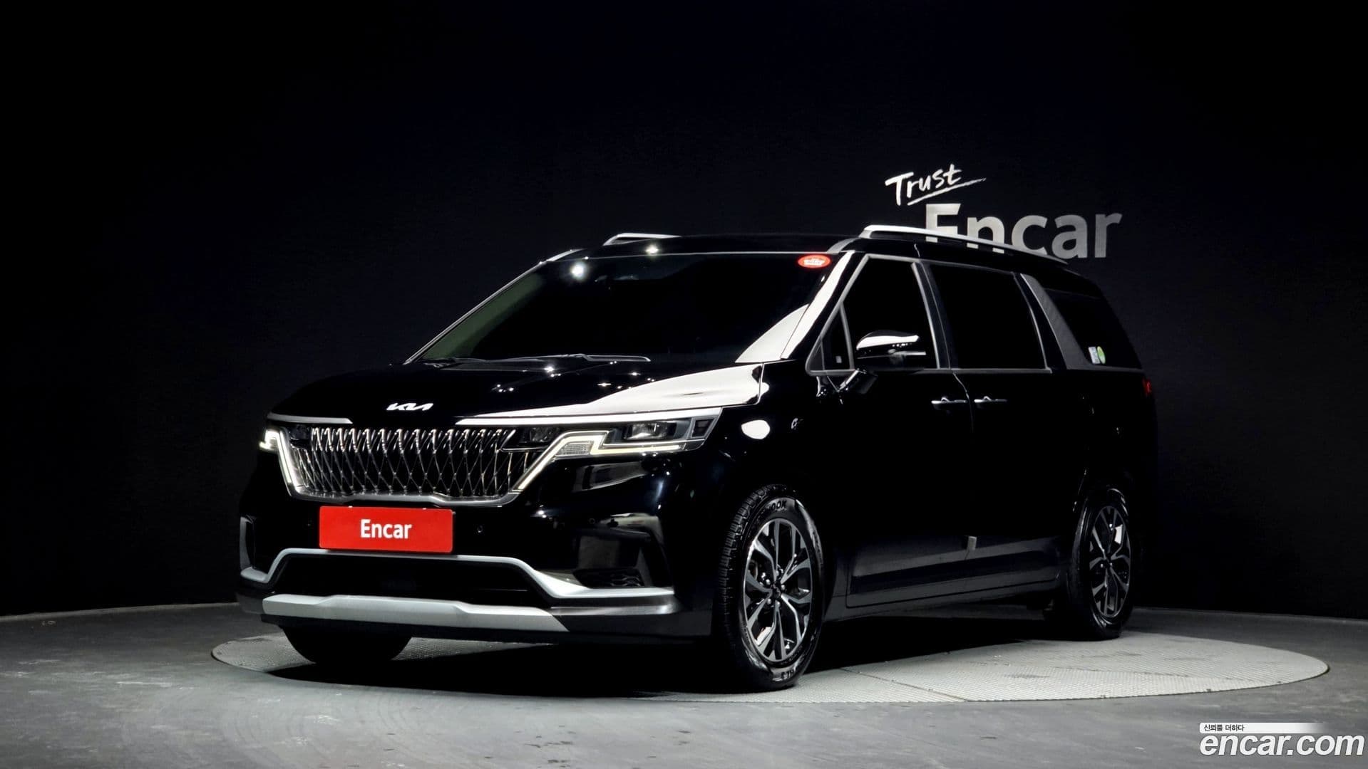 Main__Slider__Photo:Canival Kia 2022.4-0