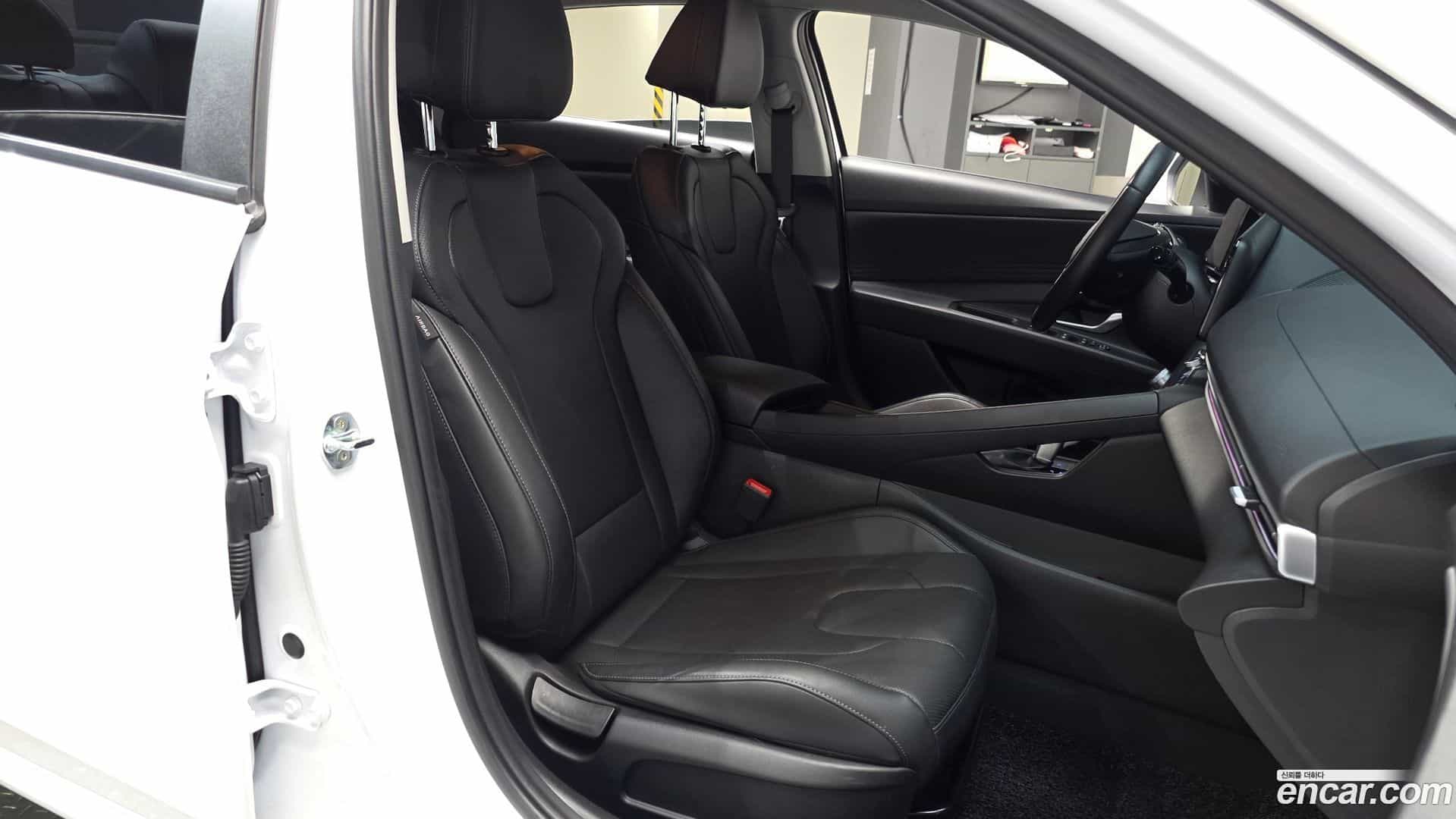AVANTE Hyundai 2025.6-INNER-010
