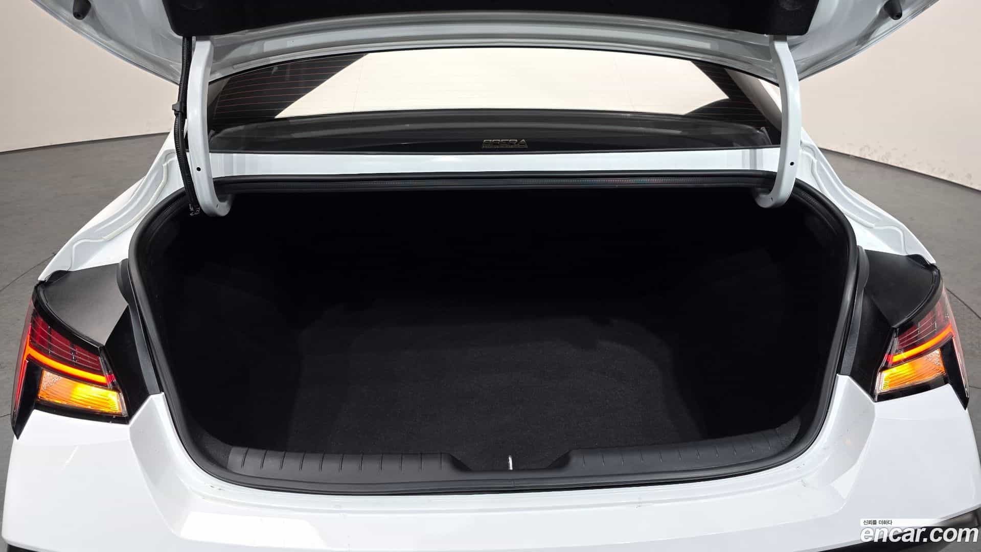 AVANTE Hyundai 2025.6-OPTION-024