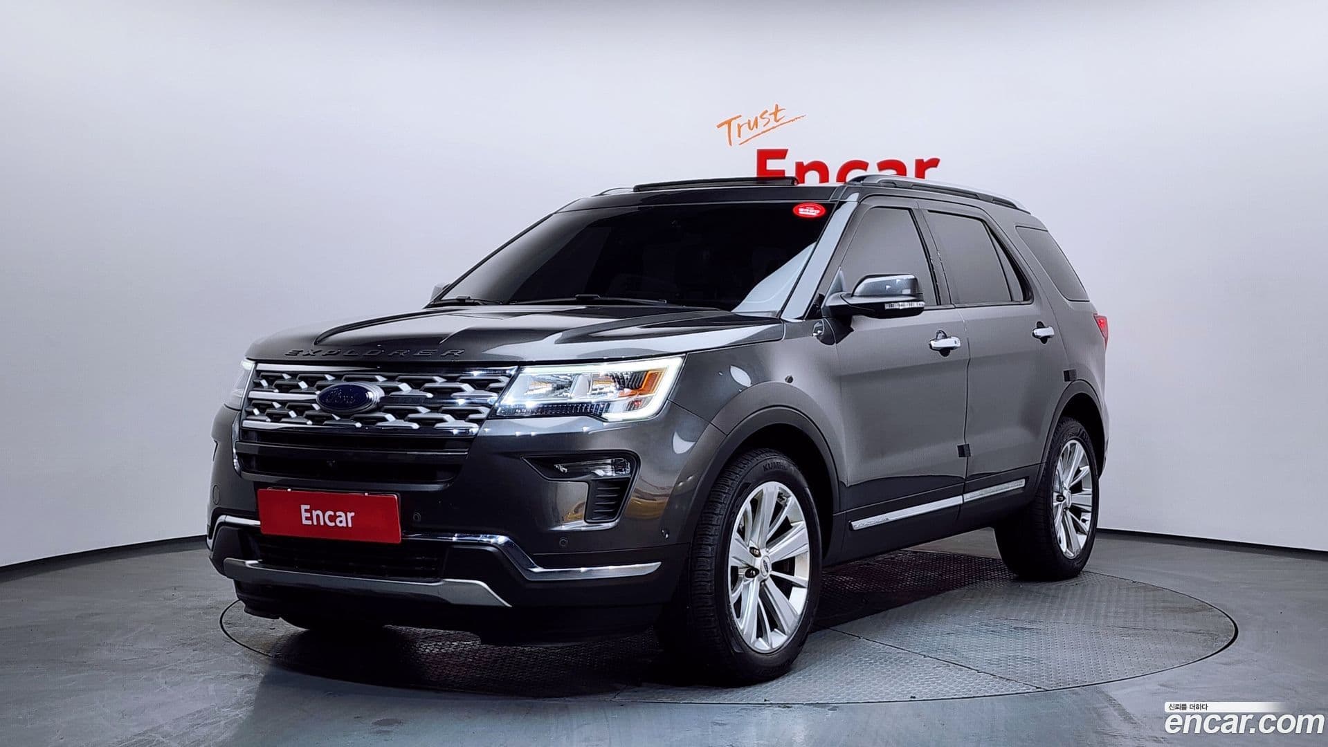 Main__Slider__Photo:Explorer Ford 2018.9-0