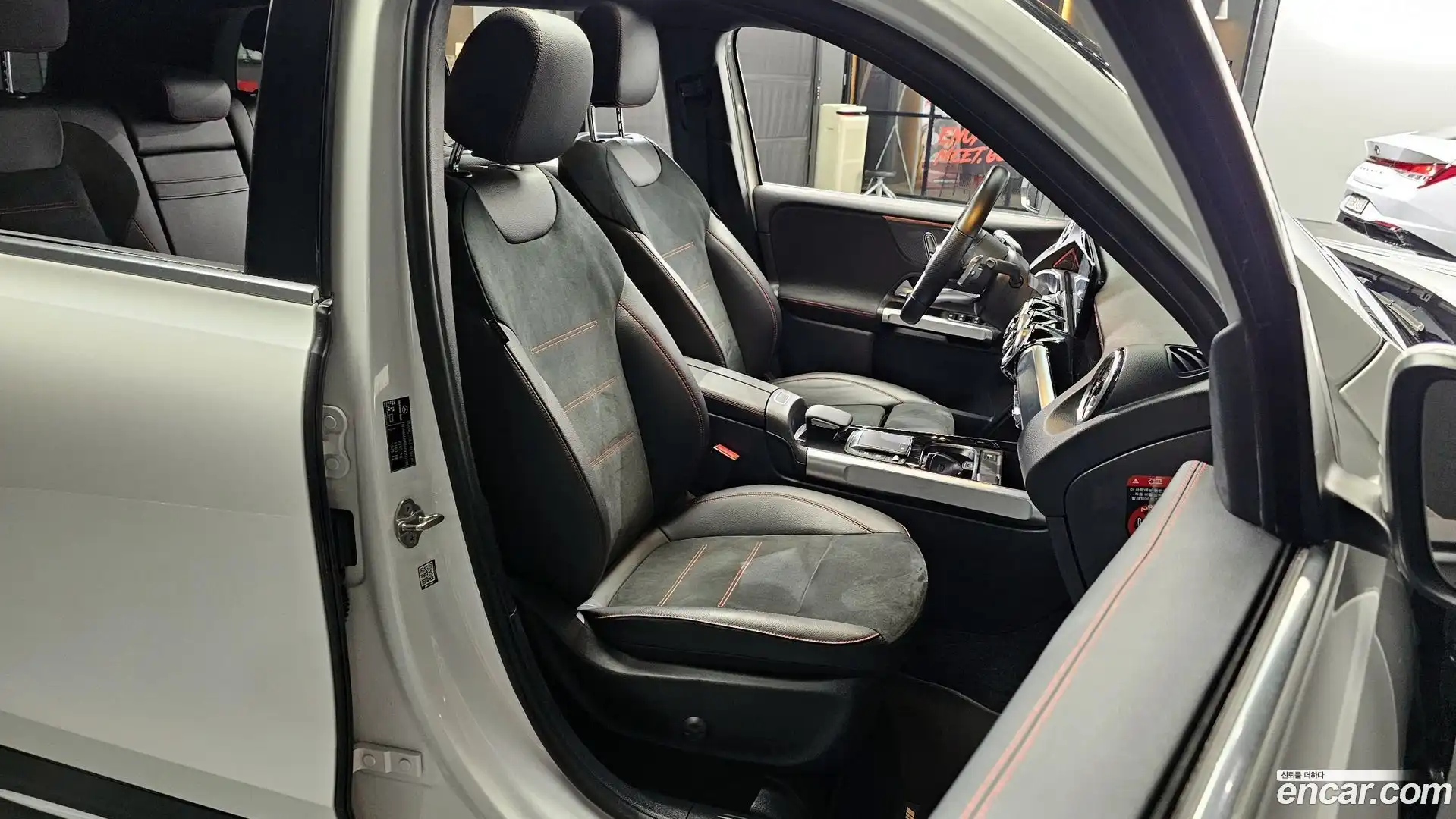 GLB-Class Mercedes-Benz 2022.6-OPTION-016
