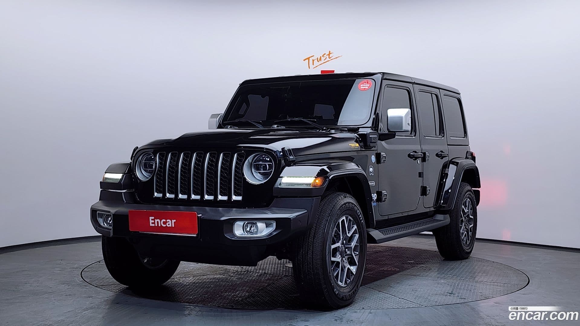 Main__Slider__Photo:Wrangler Jeep 2022.9-0