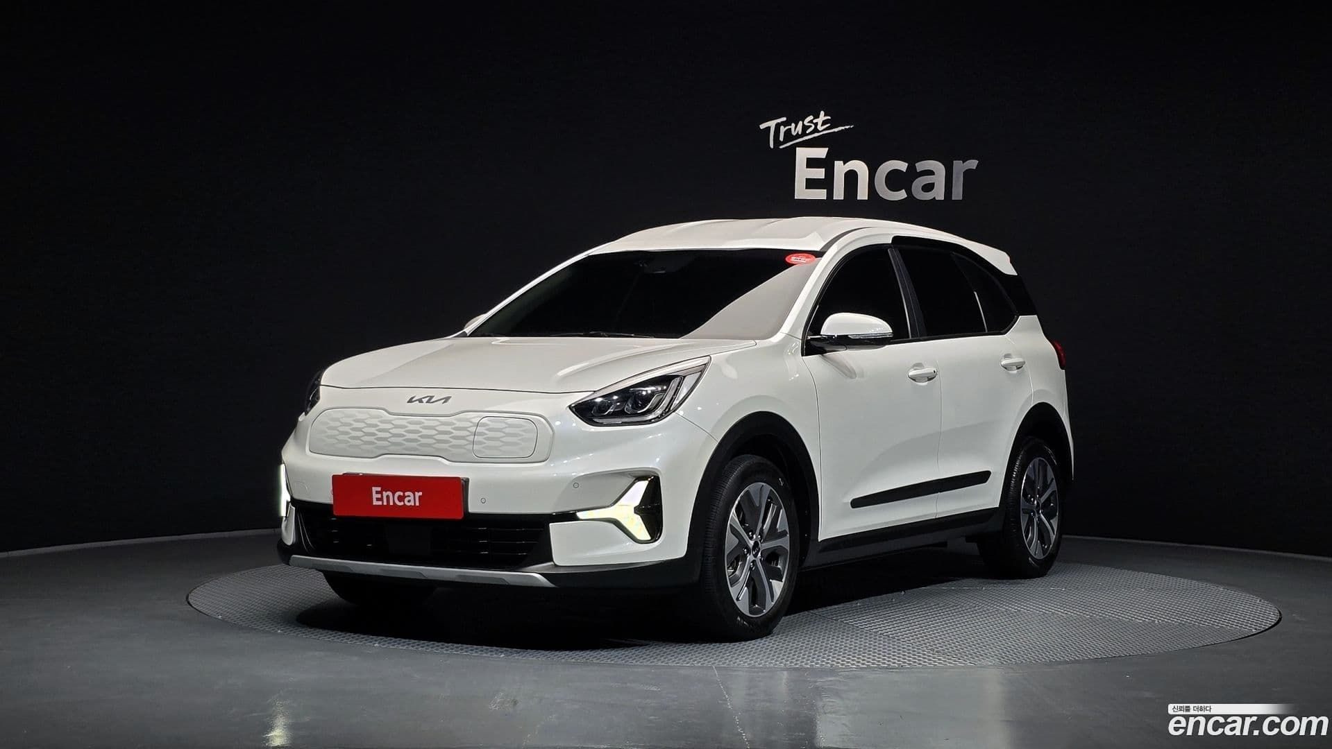 Main__Slider__Photo:Niro Kia 2022.9-0