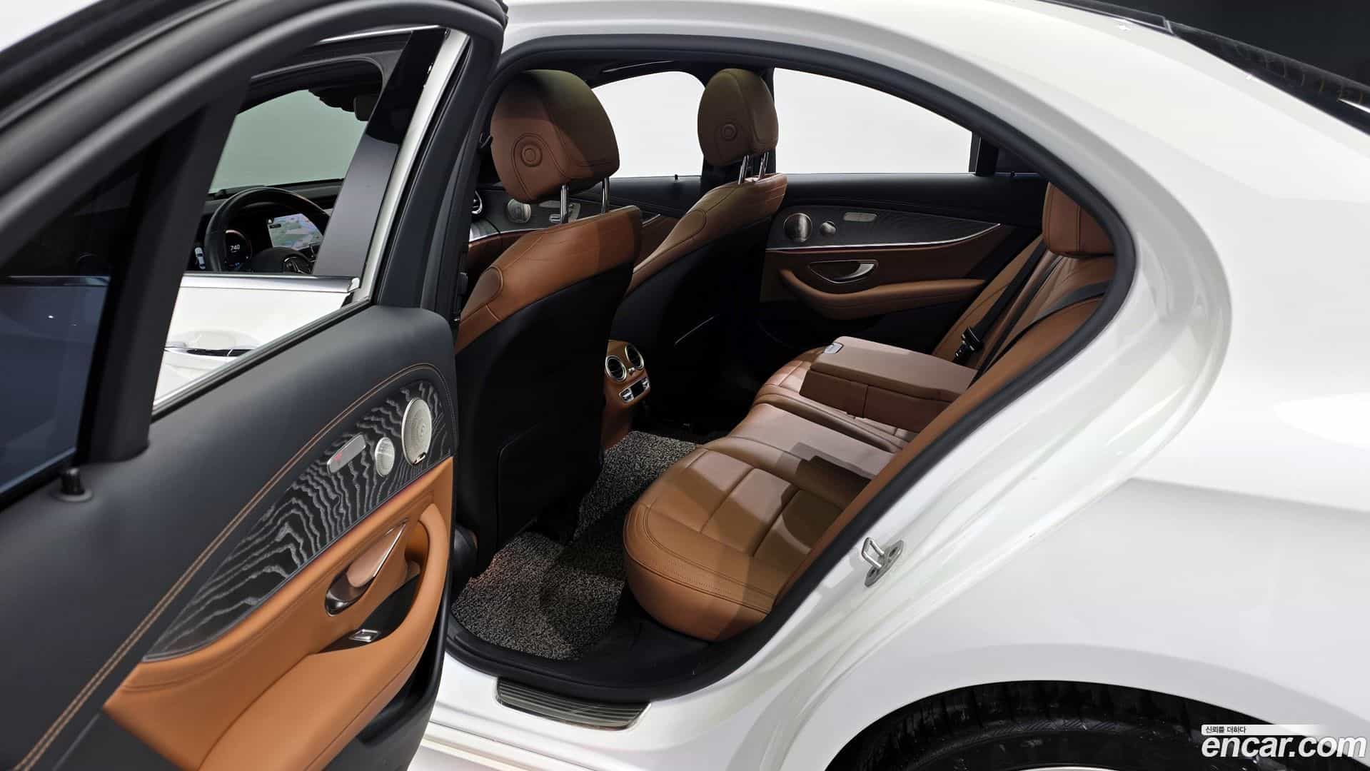 E-Class Mercedes-Benz 2021.3-OPTION-015