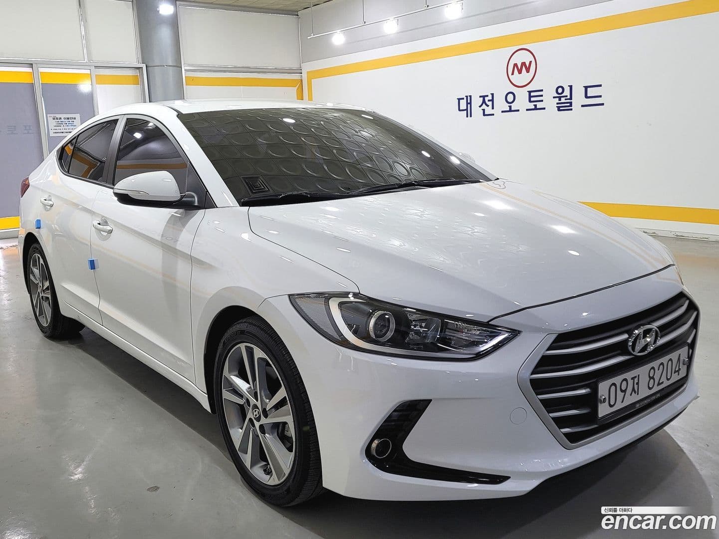 Main__Slider__Photo:AVANTE Hyundai 2017.6-0