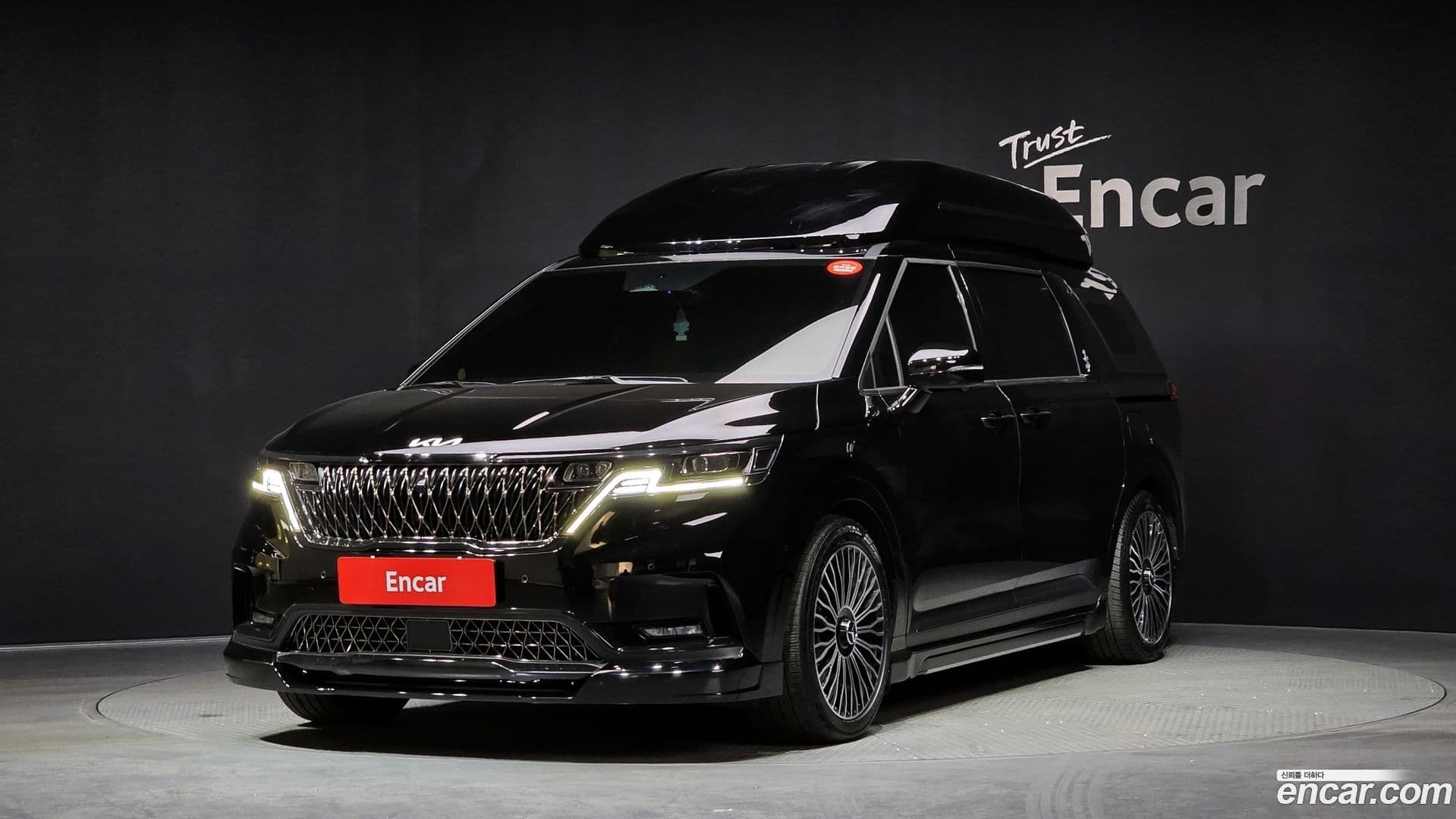Main__Slider__Photo:Canival Kia 2022.9-0