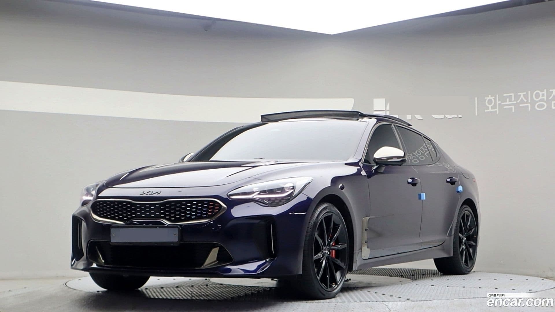 Main__Slider__Photo:Stinger Kia 2021.10-0