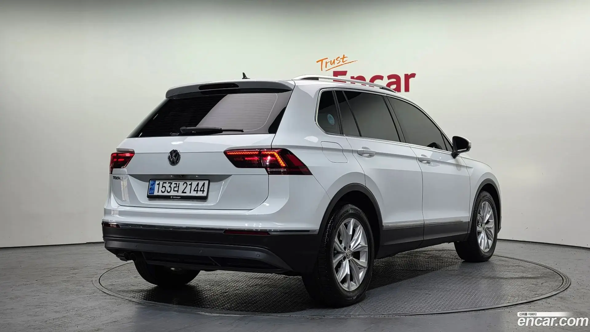 Main__Slider__Photo:Tiguan Volkswagen 2020.6-1