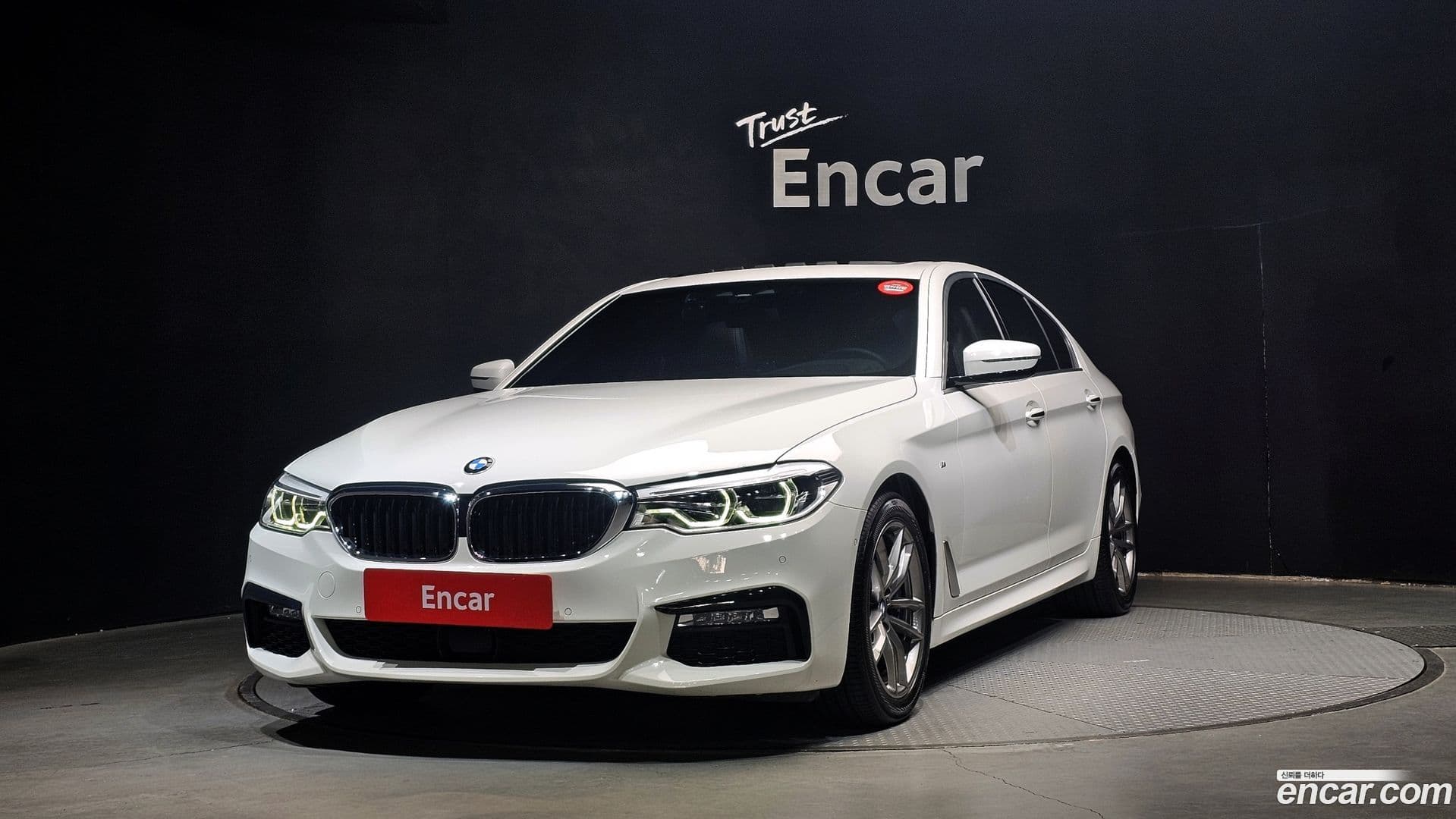 Main__Slider__Photo:5-Series BMW 2018.4-0