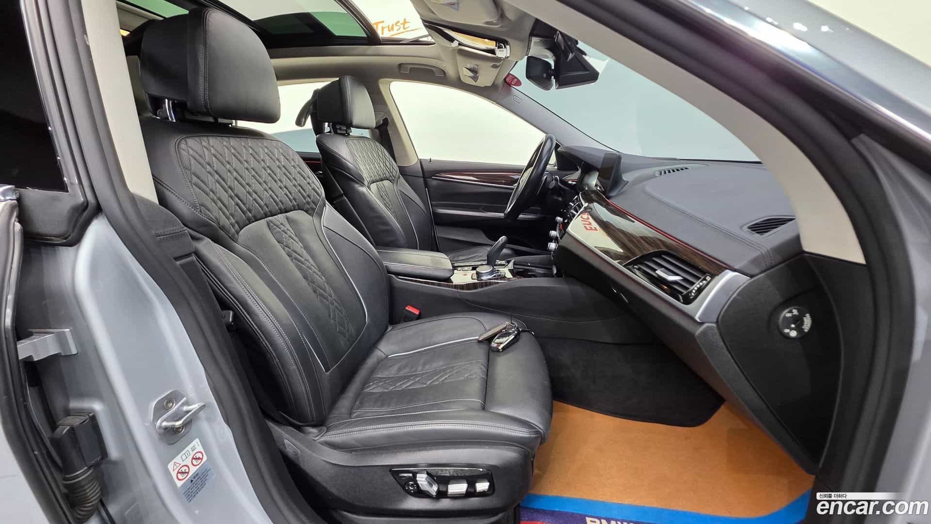 Gran Turismo BMW 2019.4-INNER-010