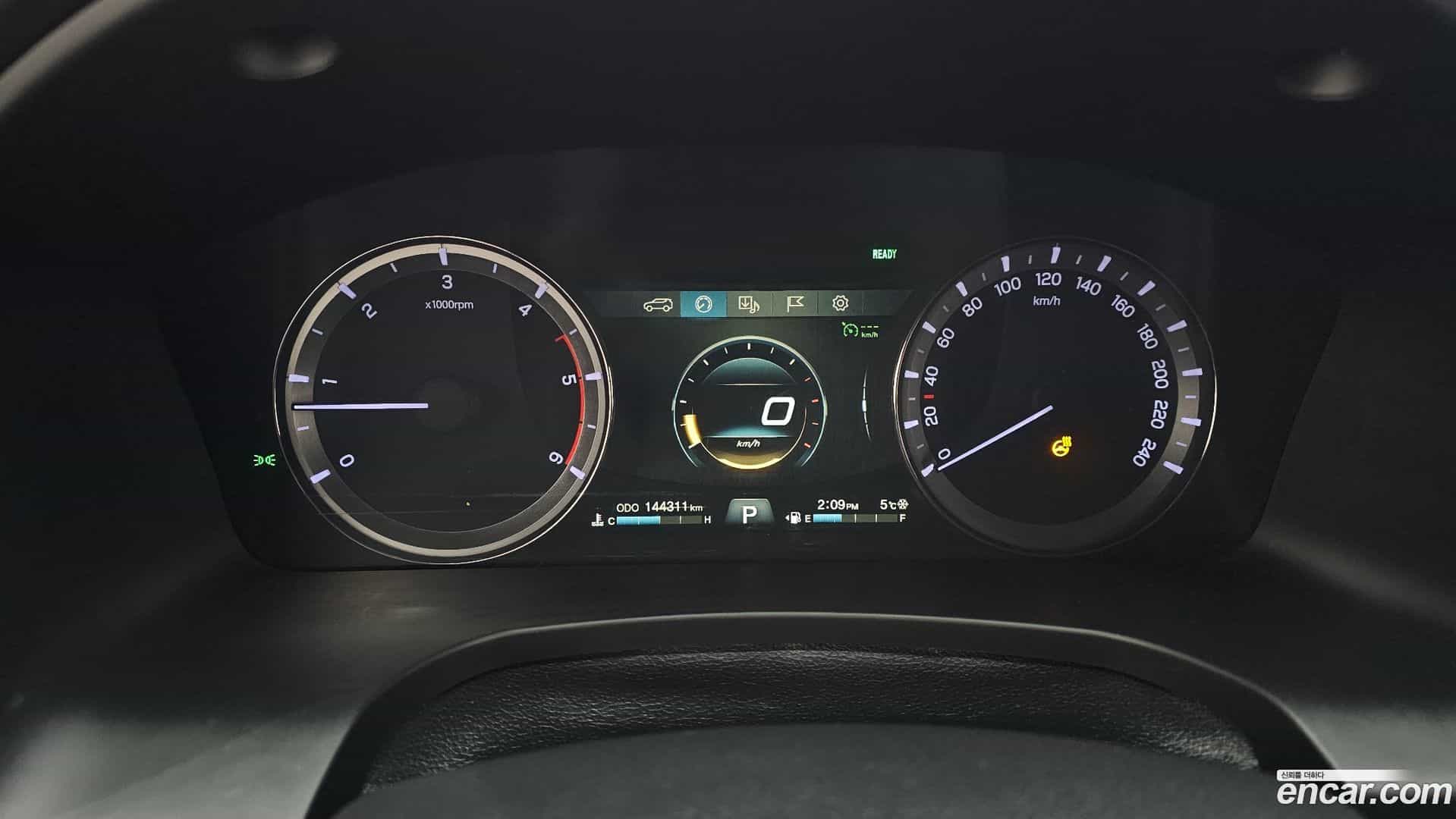 Rexton KG Mobility 2018.10-INNER-008
