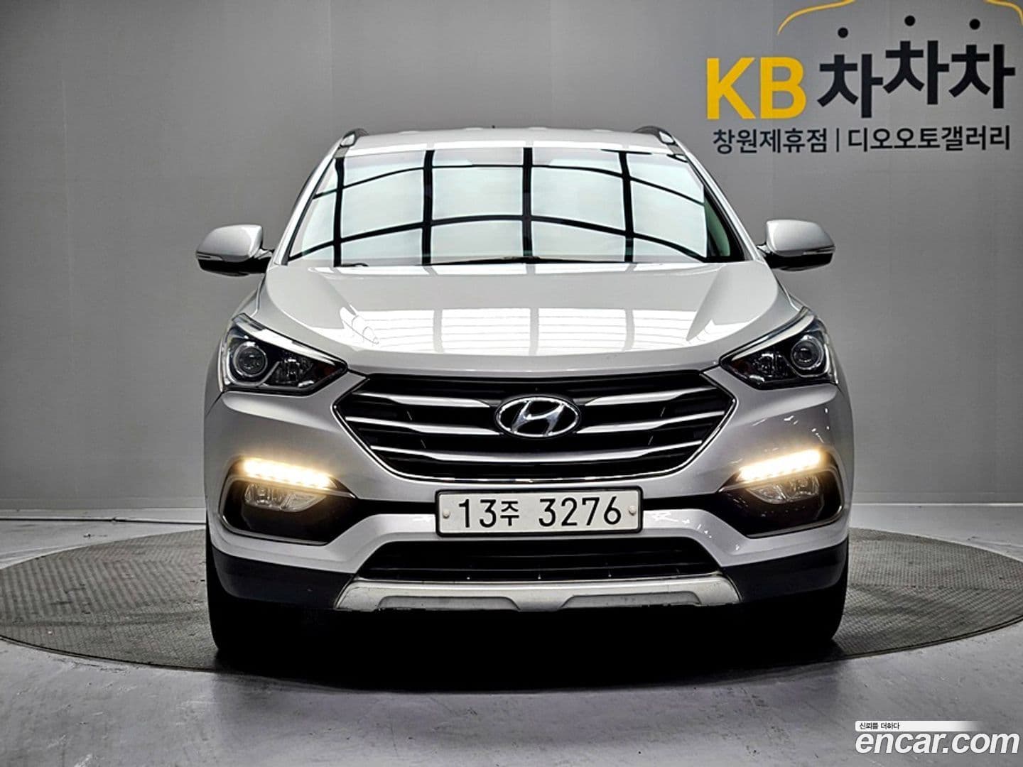 Main__Slider__Photo:Santafe Hyundai 2016.1-0