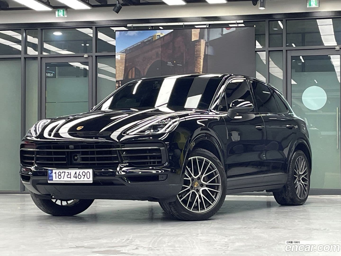 Main__Slider__Photo:Cayenne Porsche 2019.2-0