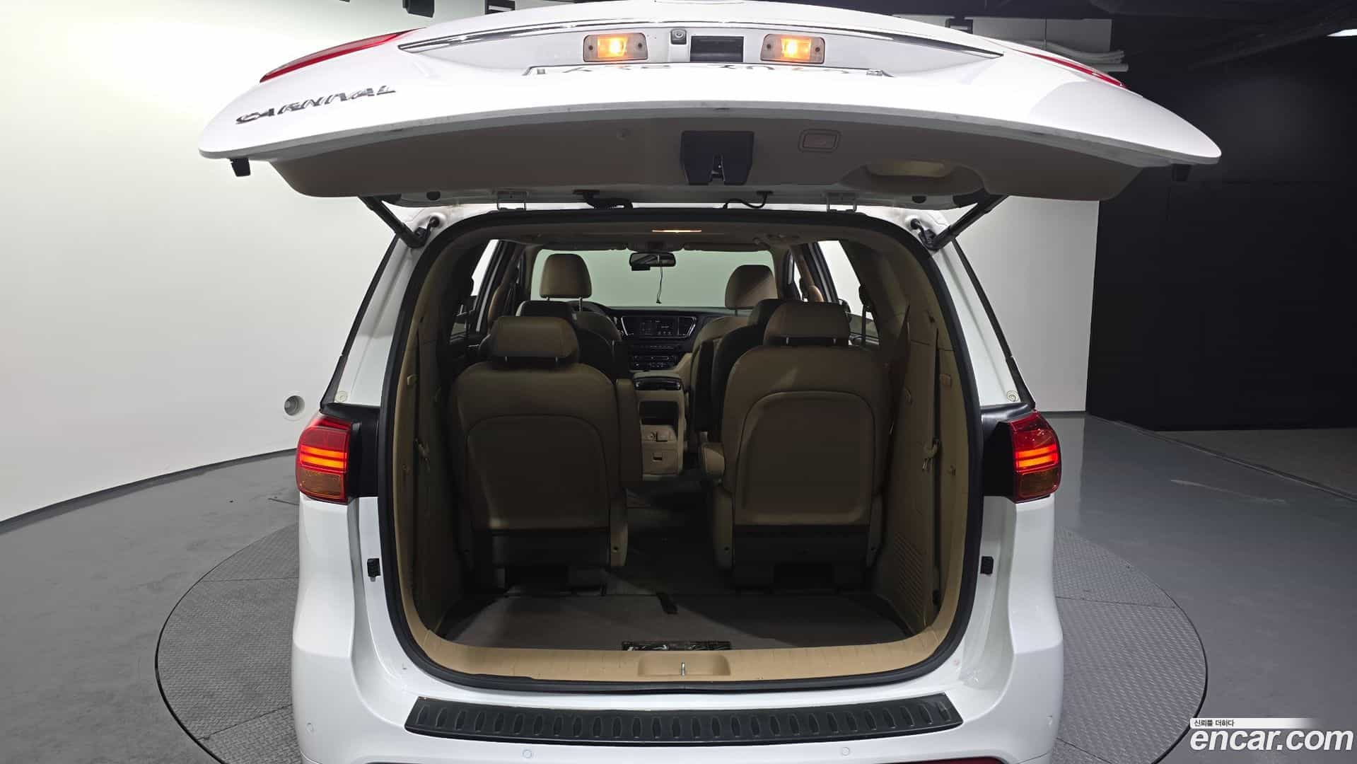 Canival Kia 2018.2-OPTION-024