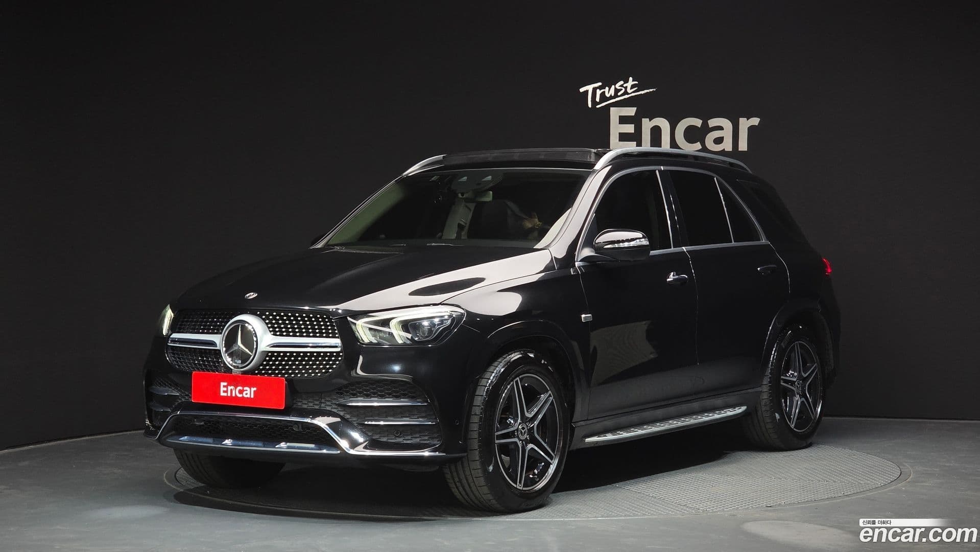 Main__Slider__Photo:GLE-Class Mercedes-Benz 2020.4-0