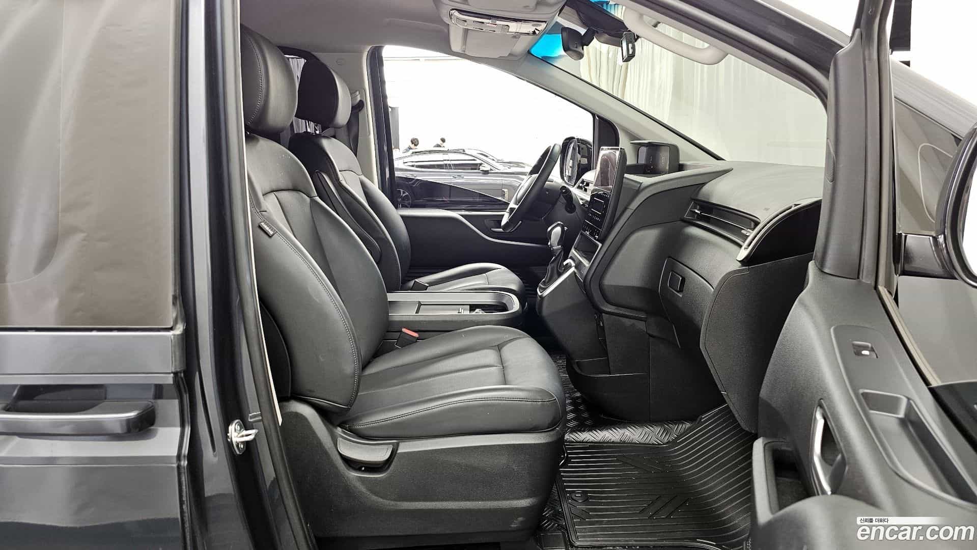 Staria Hyundai 2023.5-OPTION-015