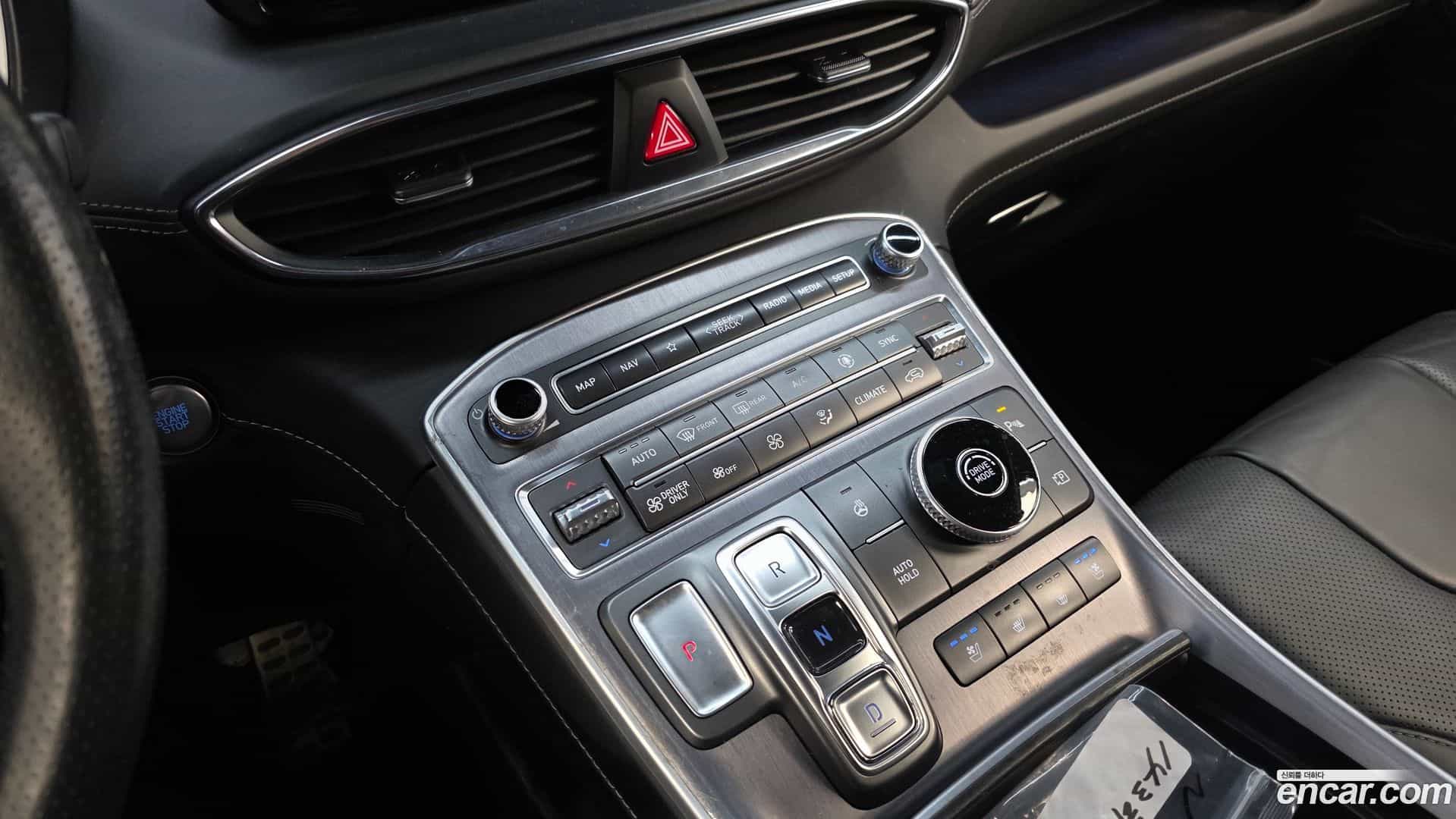 Santafe Hyundai 2023.1-INNER-009
