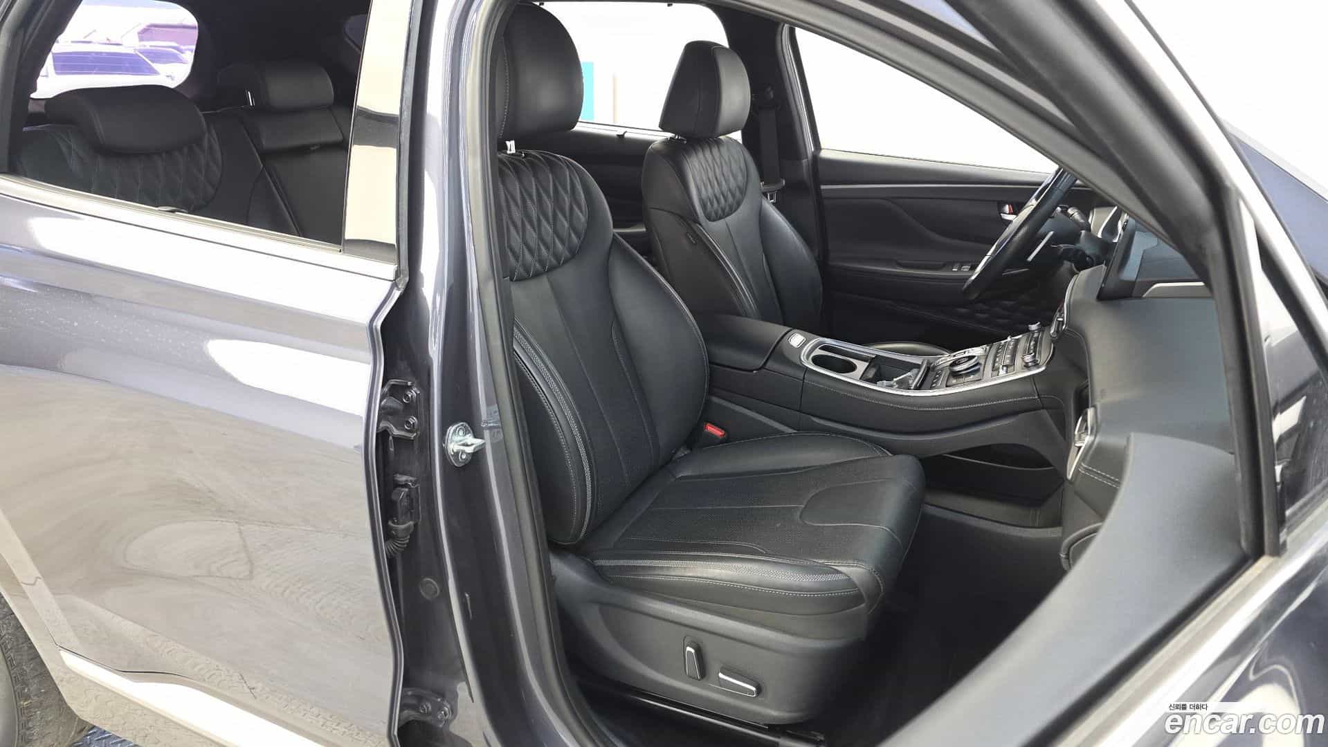 Santafe Hyundai 2023.1-INNER-010