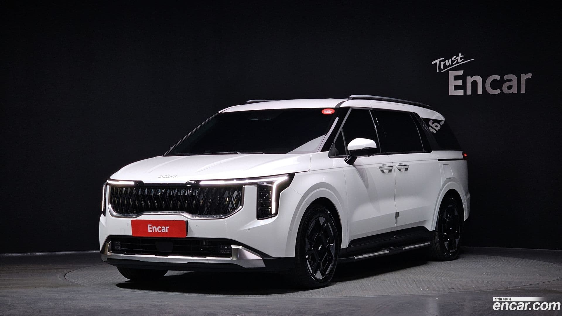 Main__Slider__Photo:Canival Kia 2024.3-0
