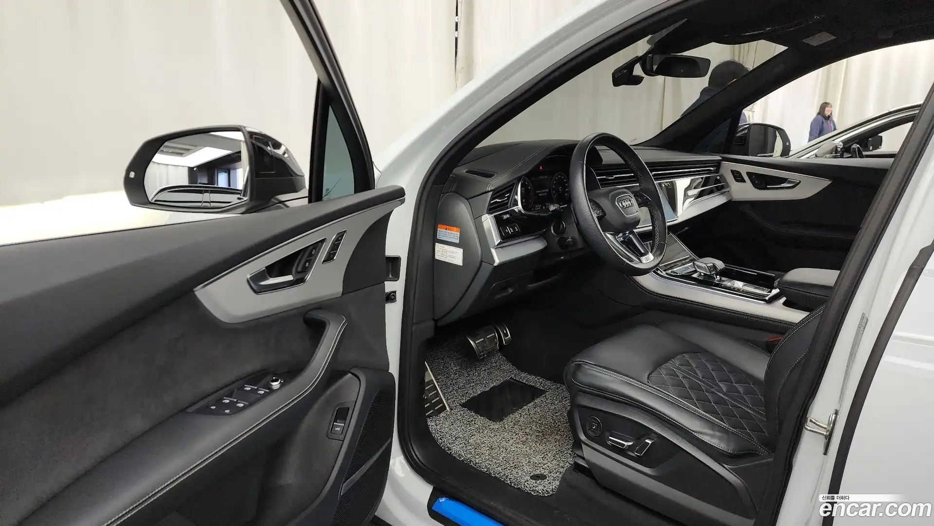 Q7 Audi 2023.1-INNER-010