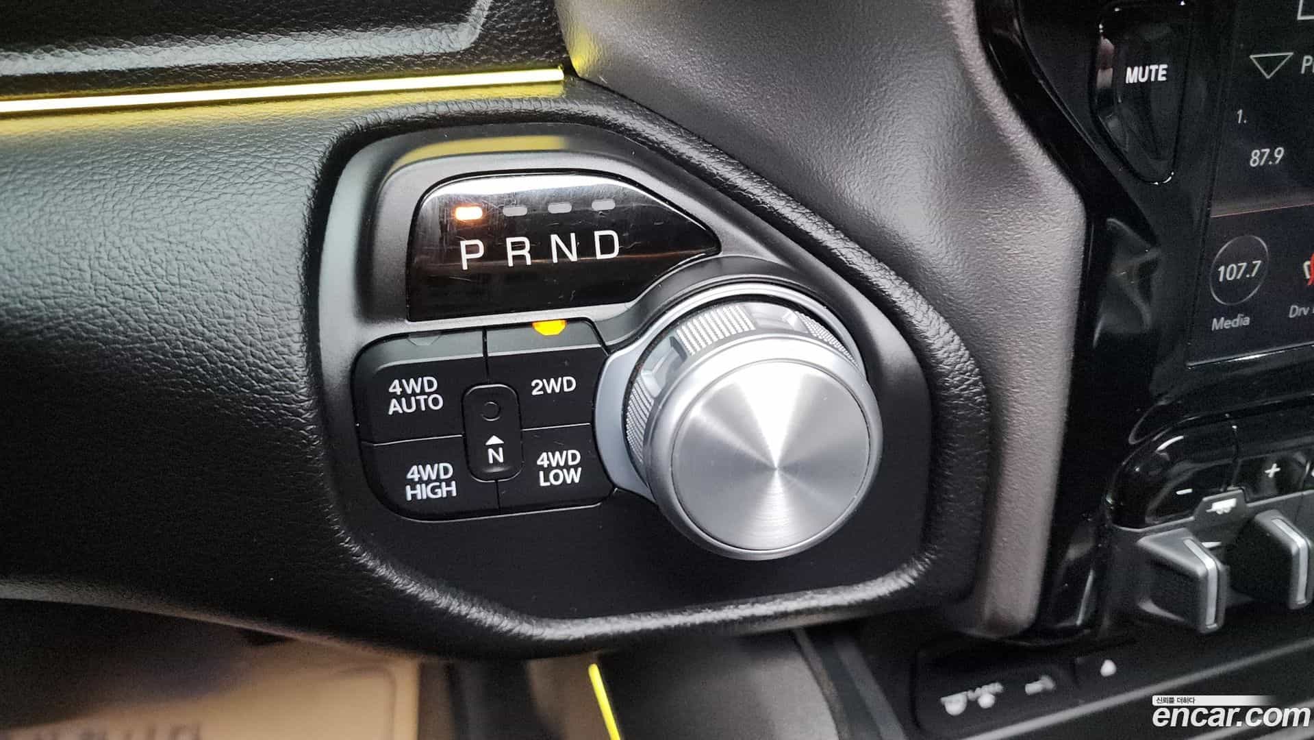 Ram Pick Up Dodge 2019.11-INNER-009