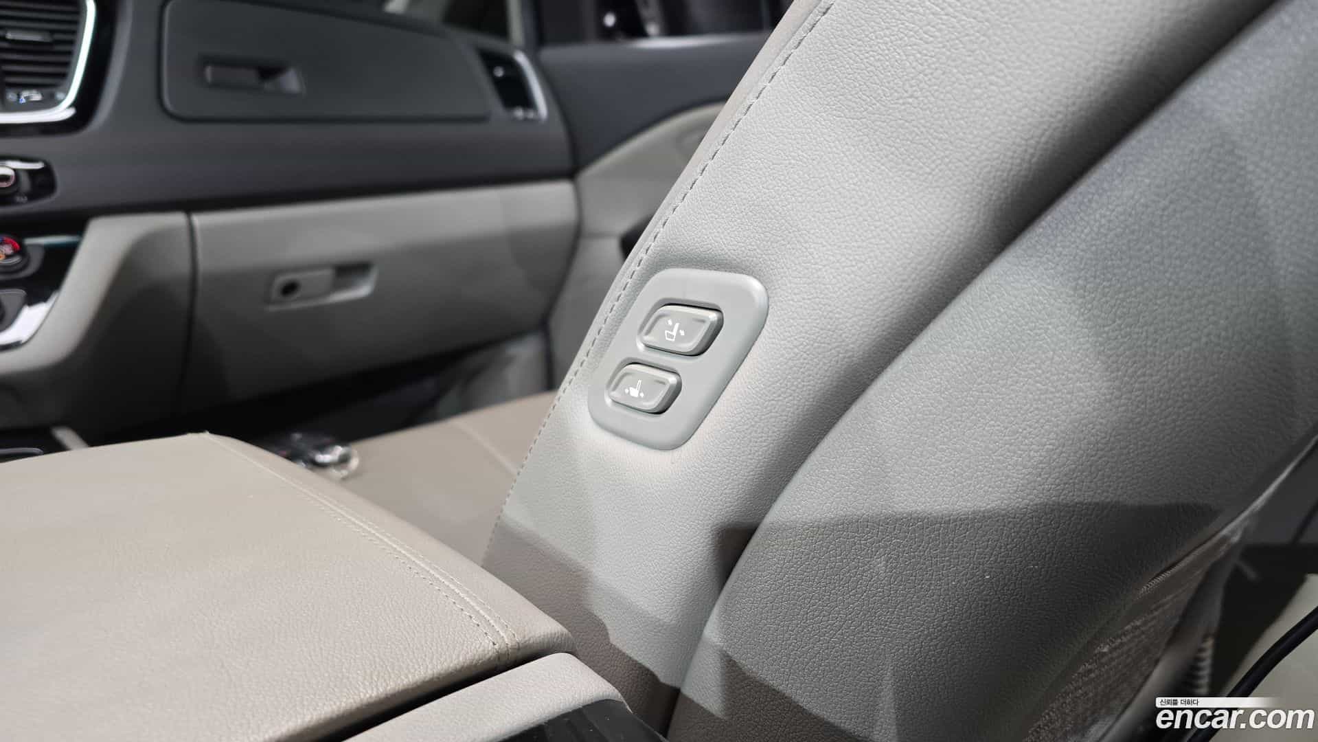 Canival Kia 2016.9-OPTION-021
