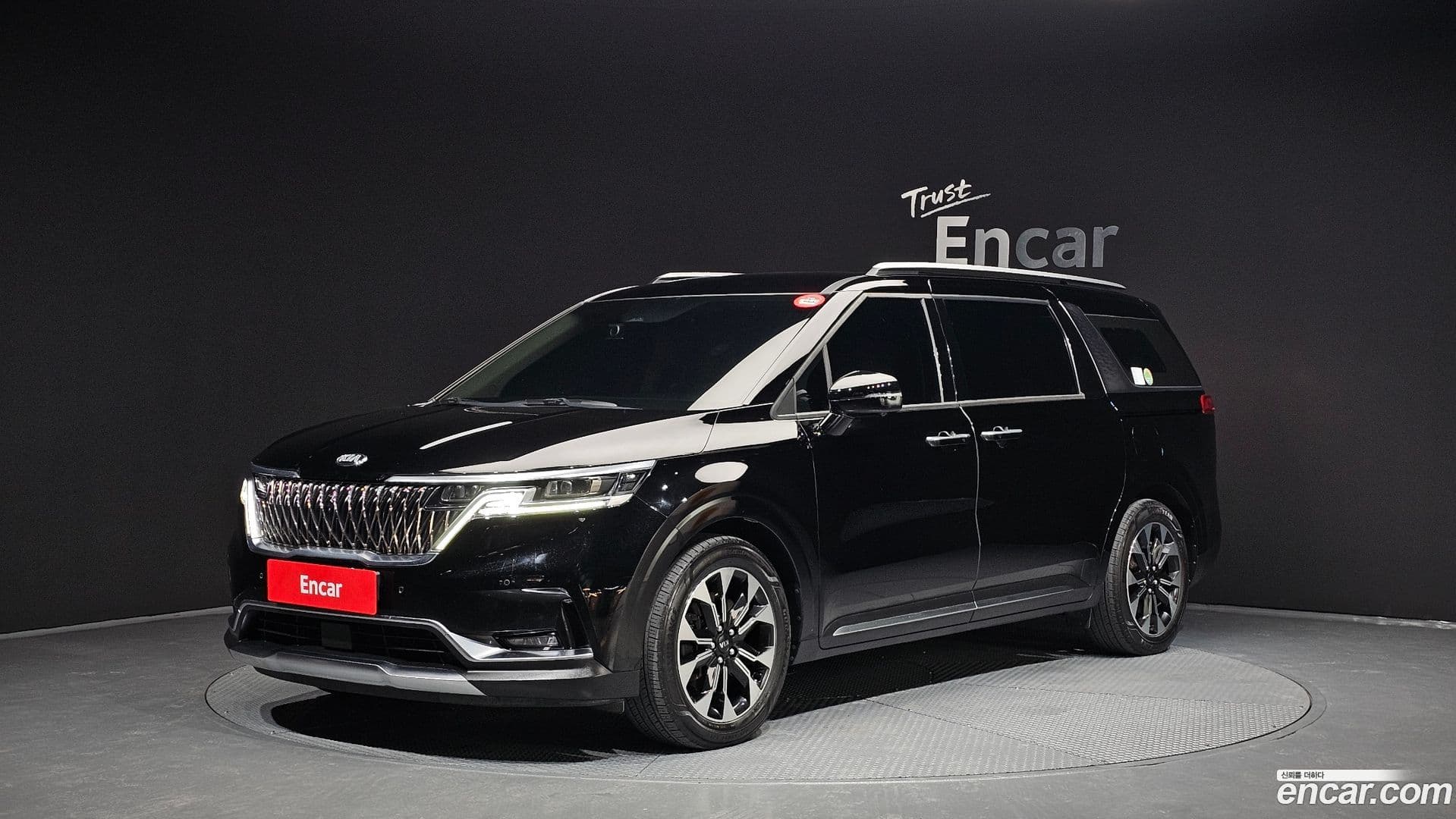 Main__Slider__Photo:Canival Kia 2021.1-0