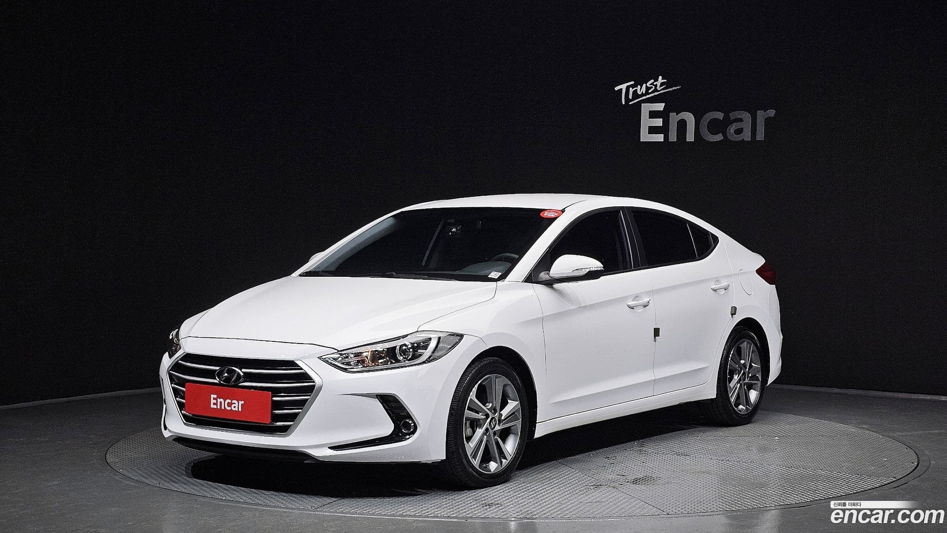 Main__Slider__Photo:AVANTE Hyundai 2017.10-0