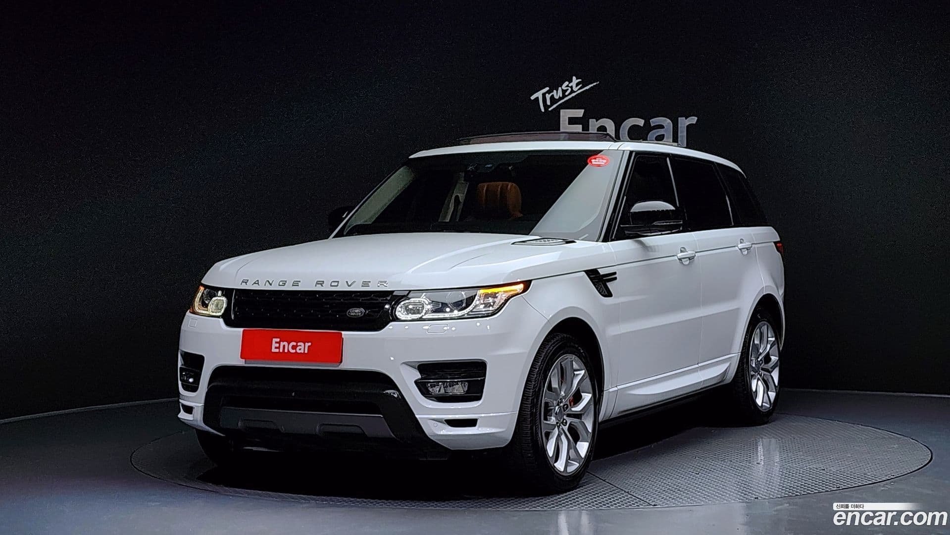Main__Slider__Photo:Range Rover Sport Land Rover 2015.11-0