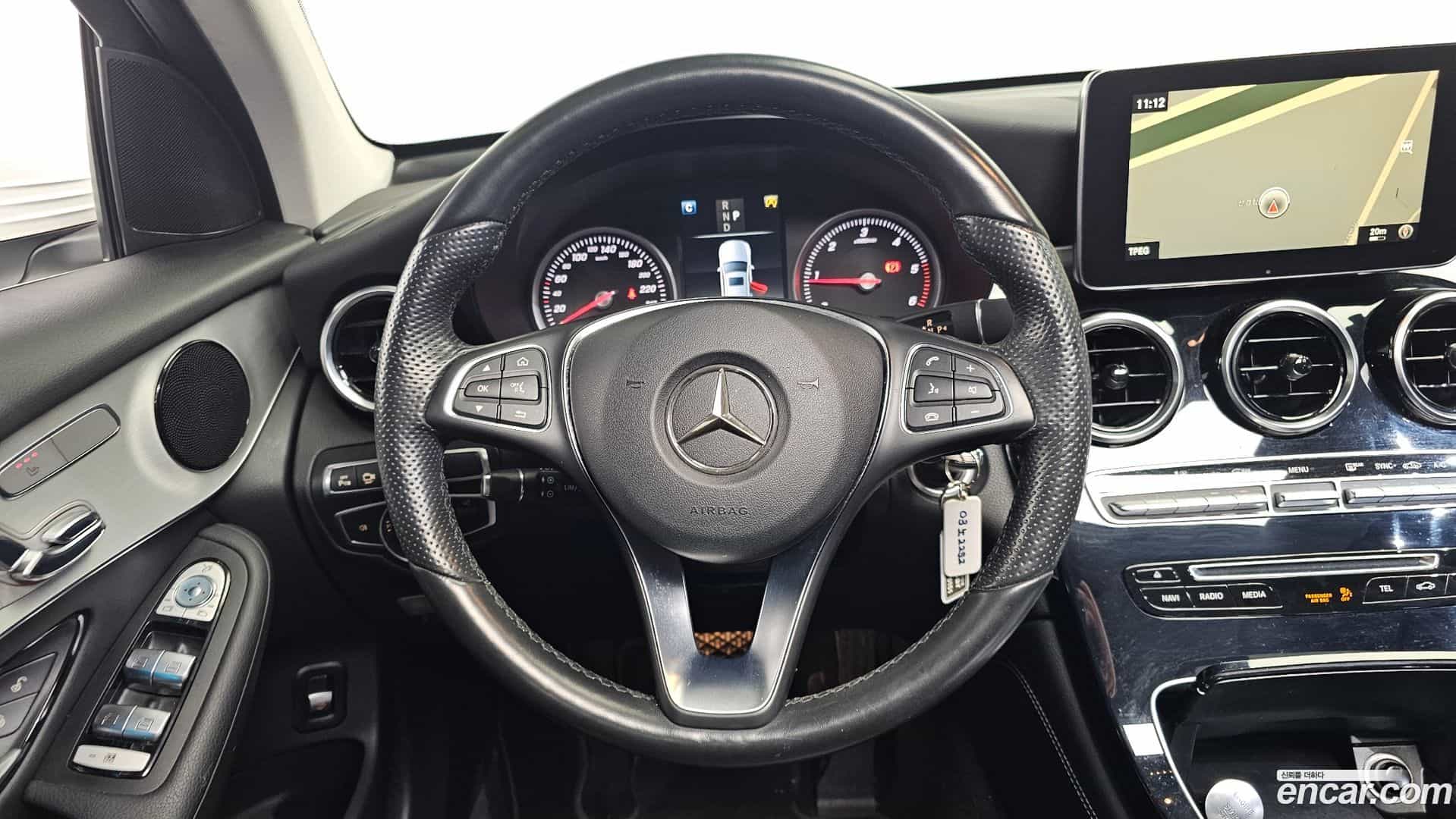 GLC-Class Mercedes-Benz 2017.8-OPTION-017