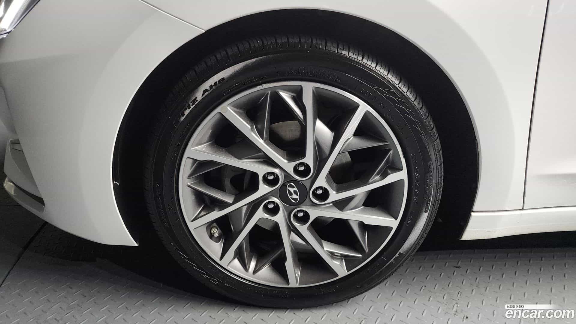 AVANTE Hyundai 2020.2-OUTER-005