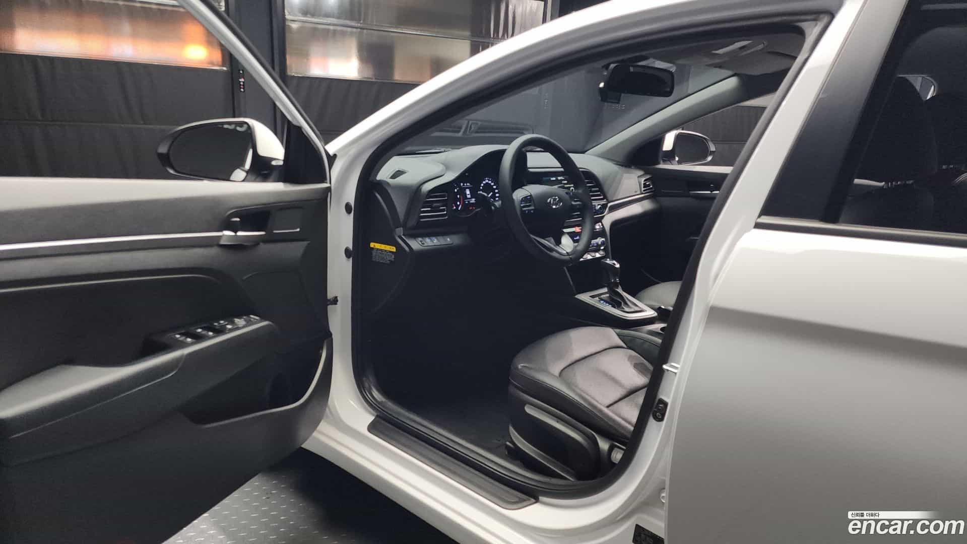 AVANTE Hyundai 2020.2-INNER-010