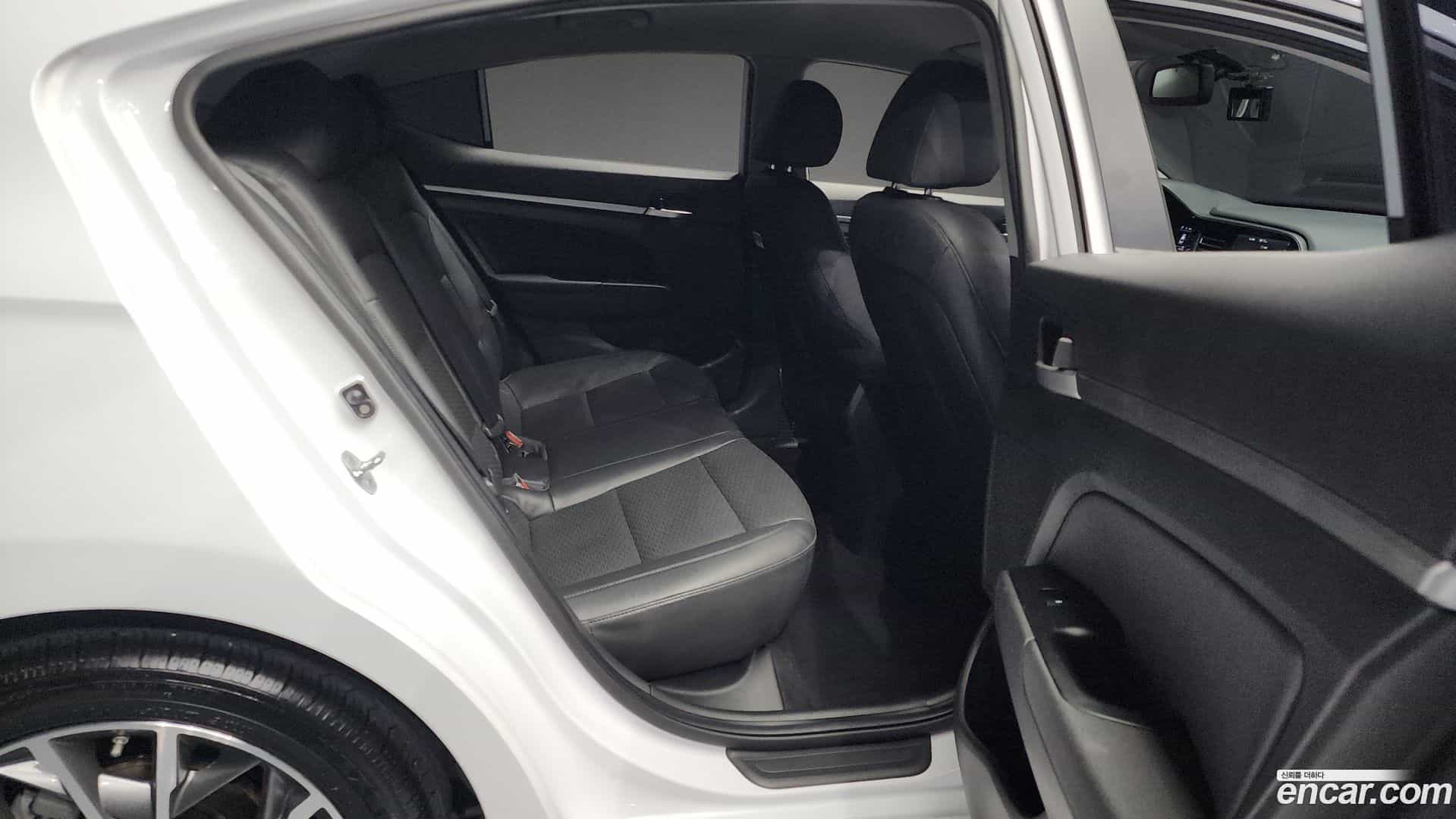 AVANTE Hyundai 2020.2-OPTION-016