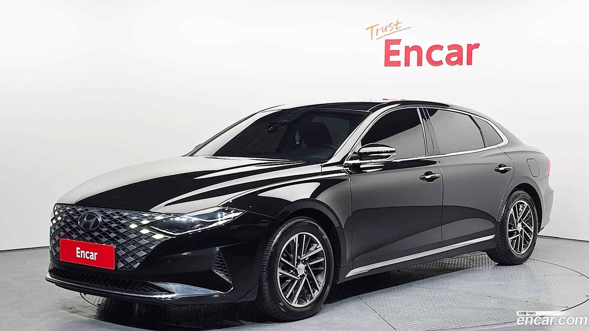 Main__Slider__Photo:Grandeur Hyundai 2021.6-0