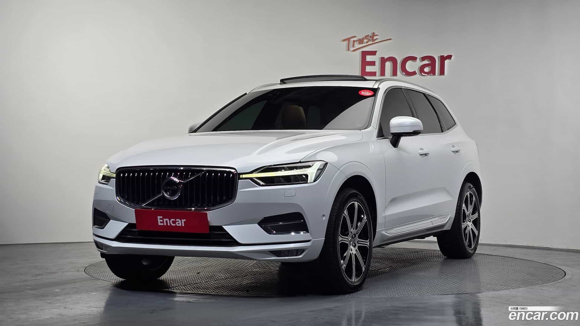 XC60 Volvo 2020.0-OUTER-001