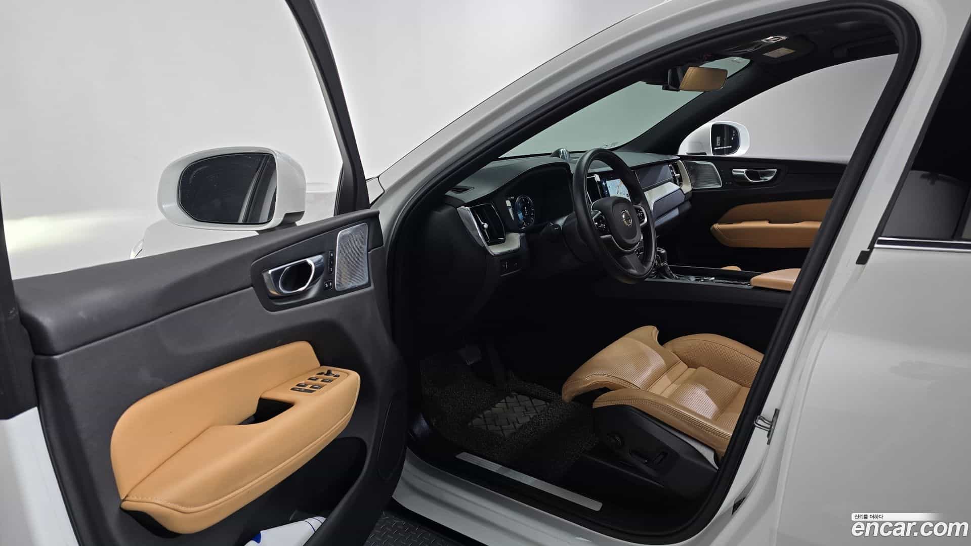XC60 Volvo 2020.0-INNER-010