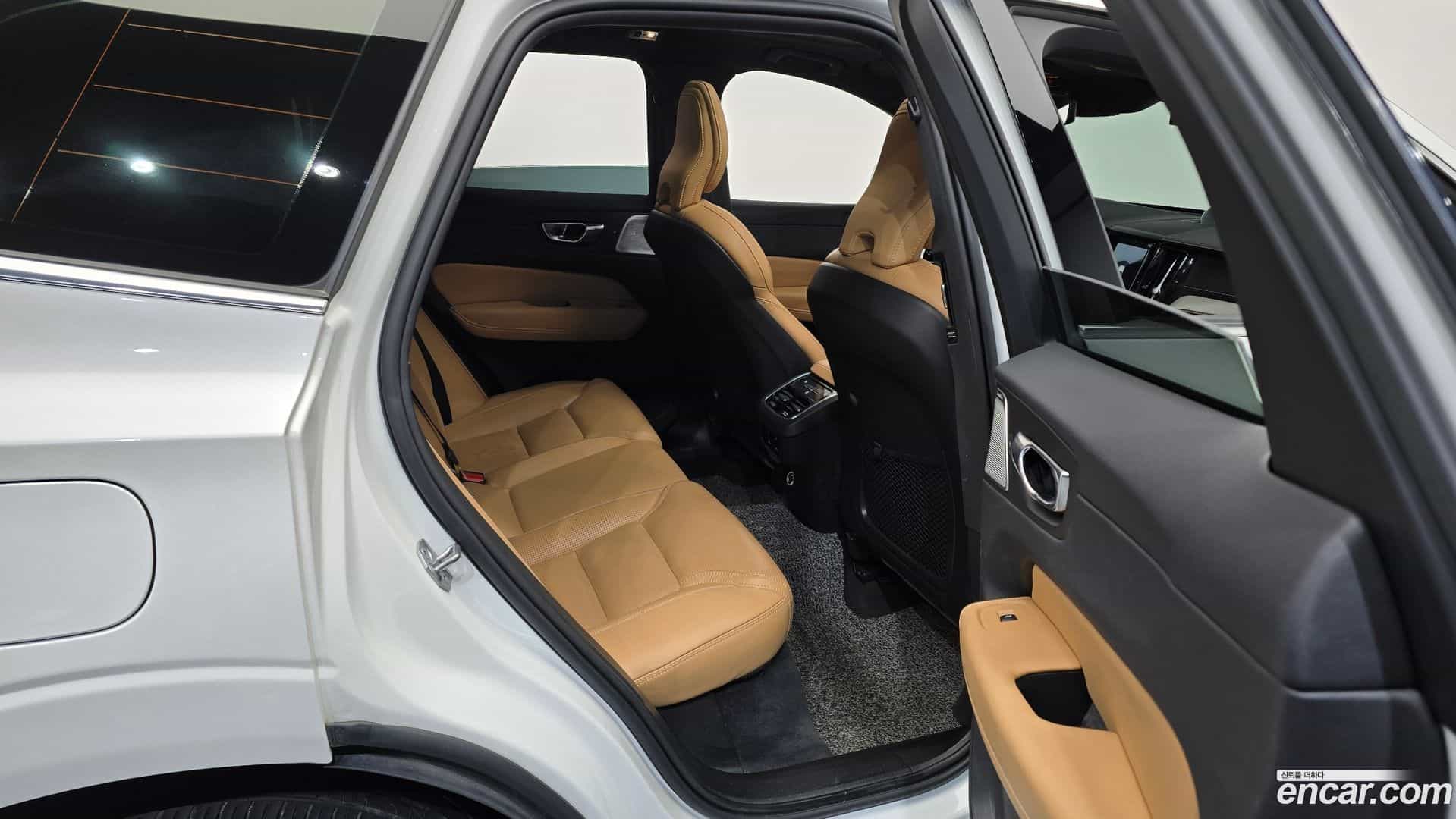 XC60 Volvo 2020.0-OPTION-016