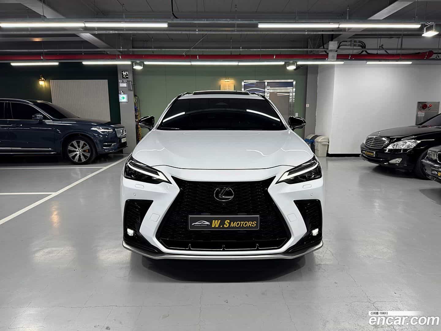 NX Lexus 2023.11-OUTER-002
