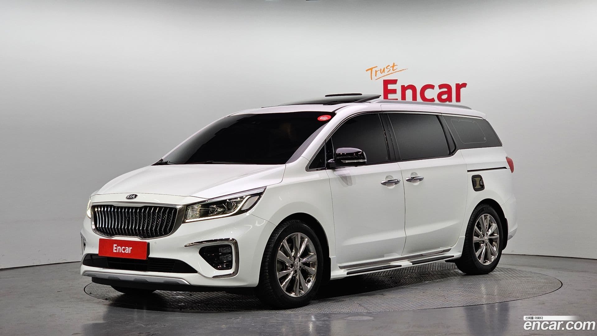 Main__Slider__Photo:Canival Kia 2019.2-0