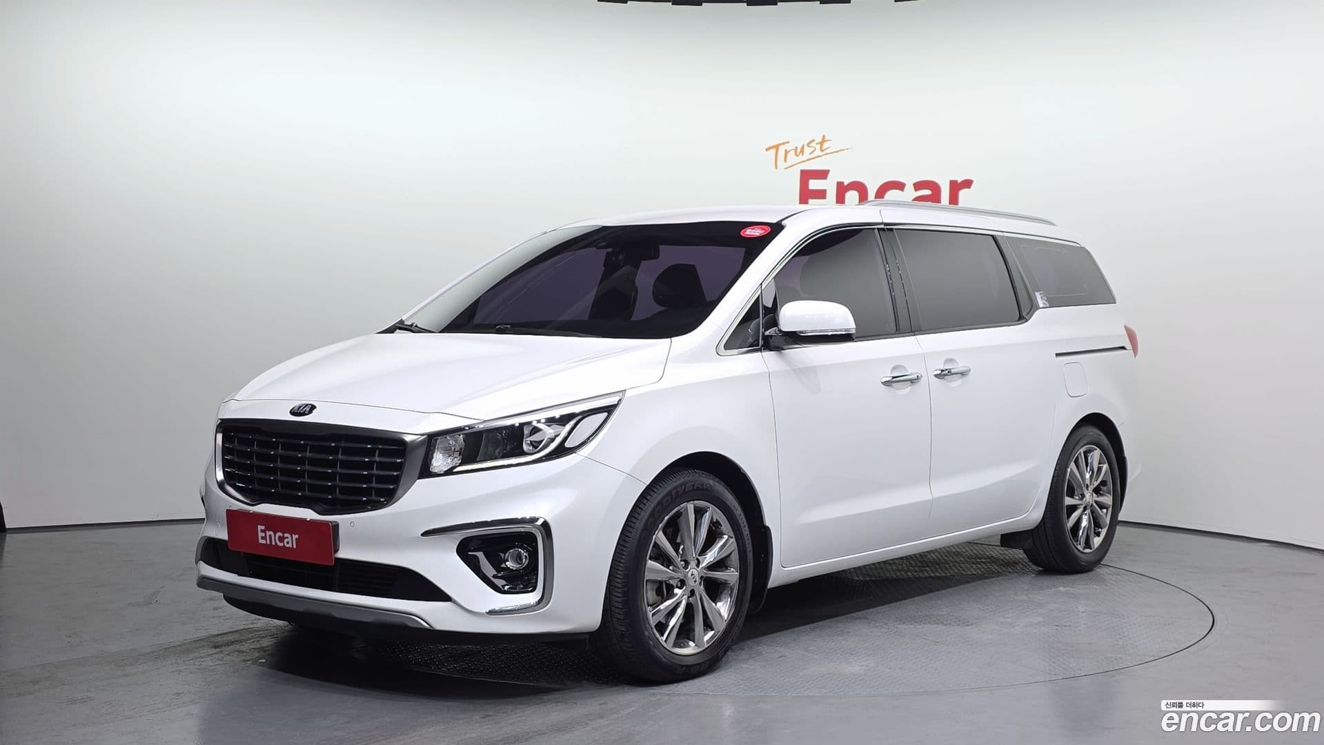 Main__Slider__Photo:Canival Kia 2018.6-0