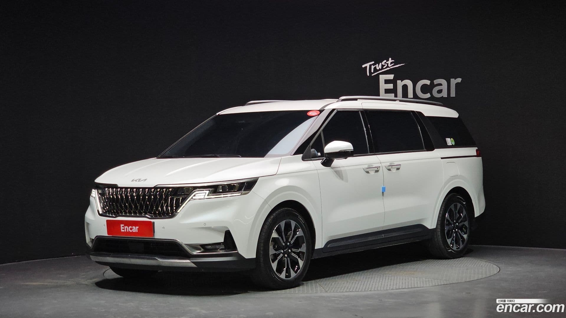 Main__Slider__Photo:Canival Kia 2023.3-0