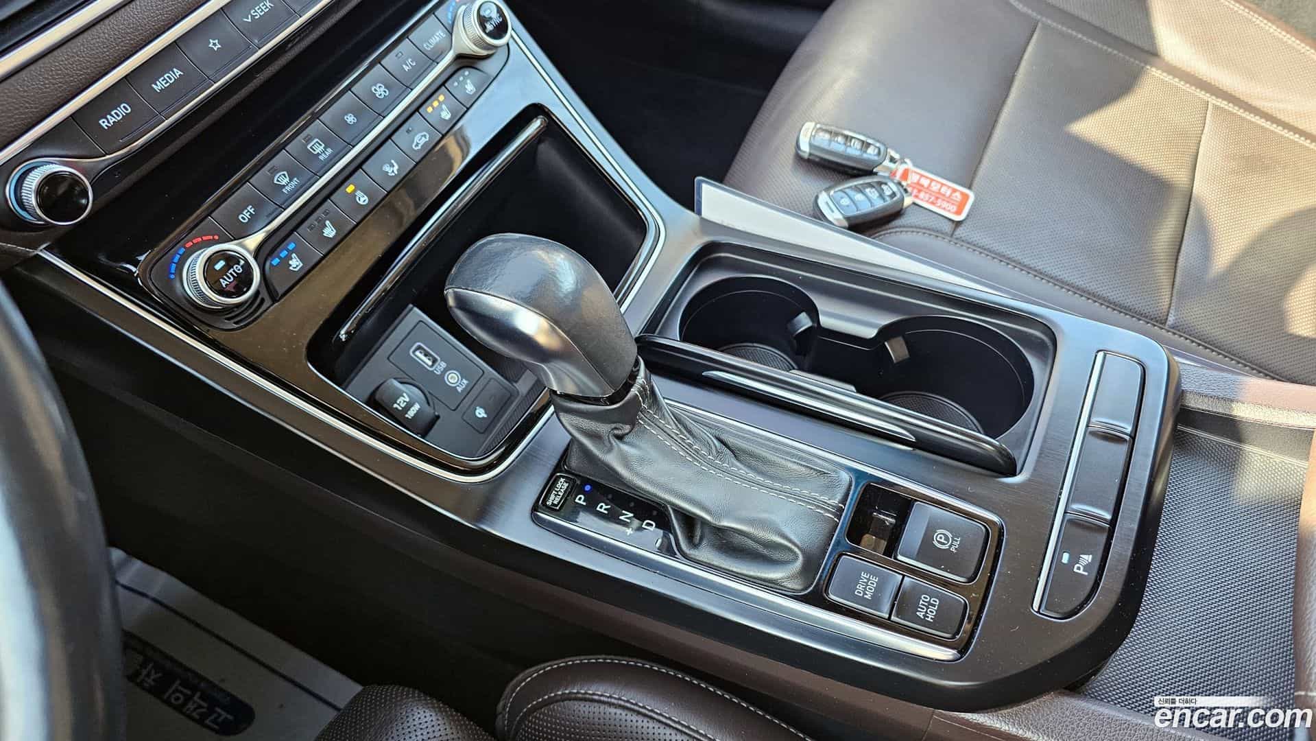 Grandeur Hyundai 2016.11-INNER-009