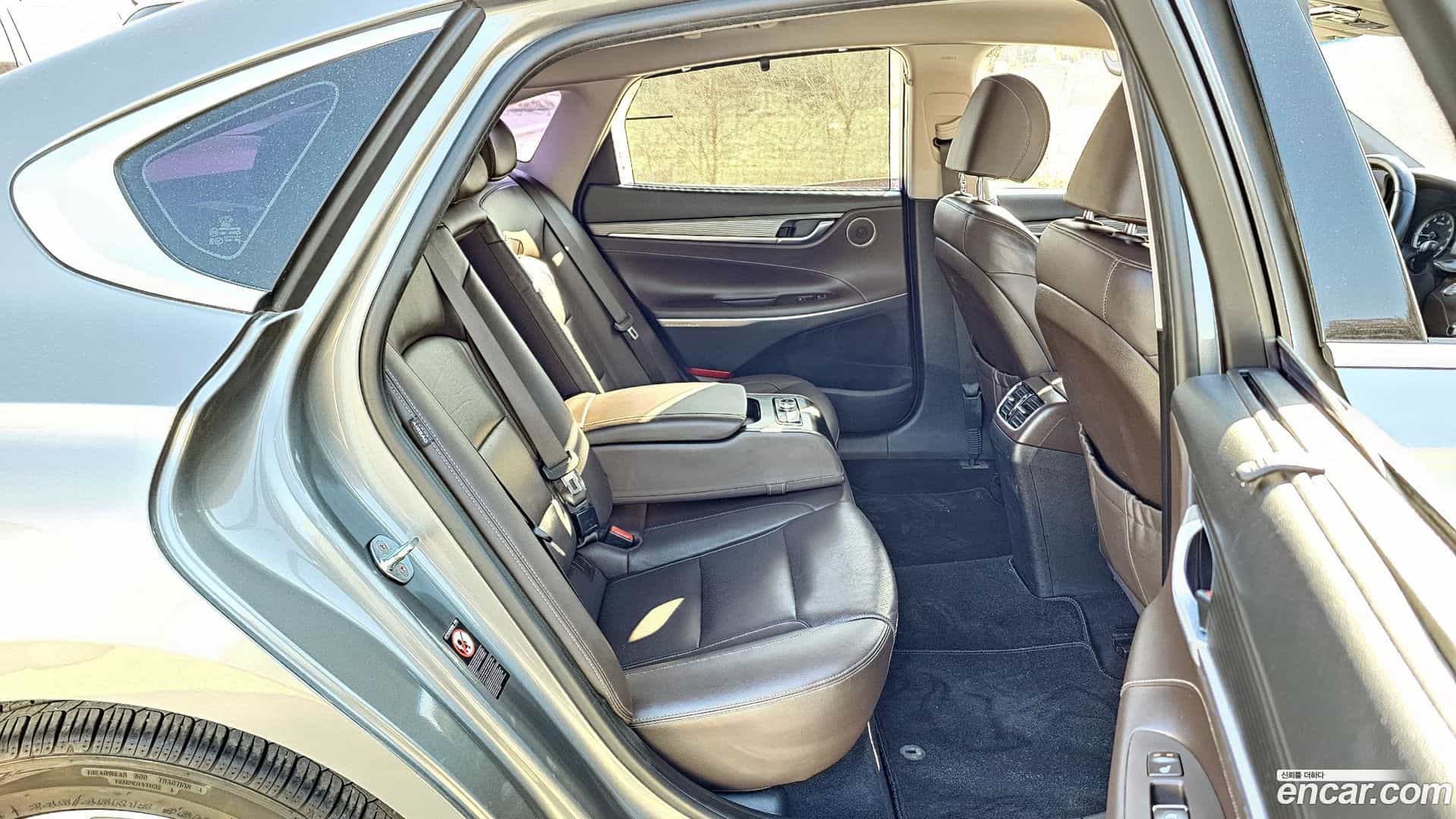 Grandeur Hyundai 2016.11-OPTION-015