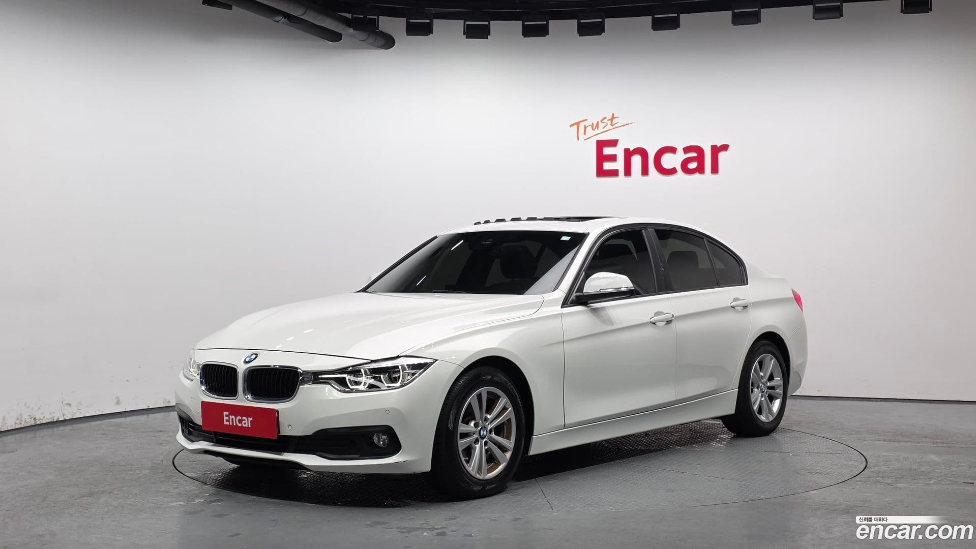 Main__Slider__Photo:3-Series BMW 2016.4-0