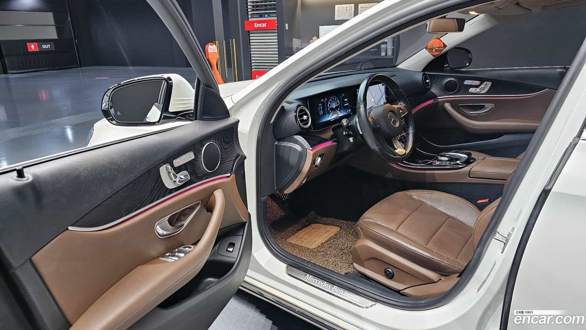 E-Class Mercedes-Benz 2016.9-OPTION-015