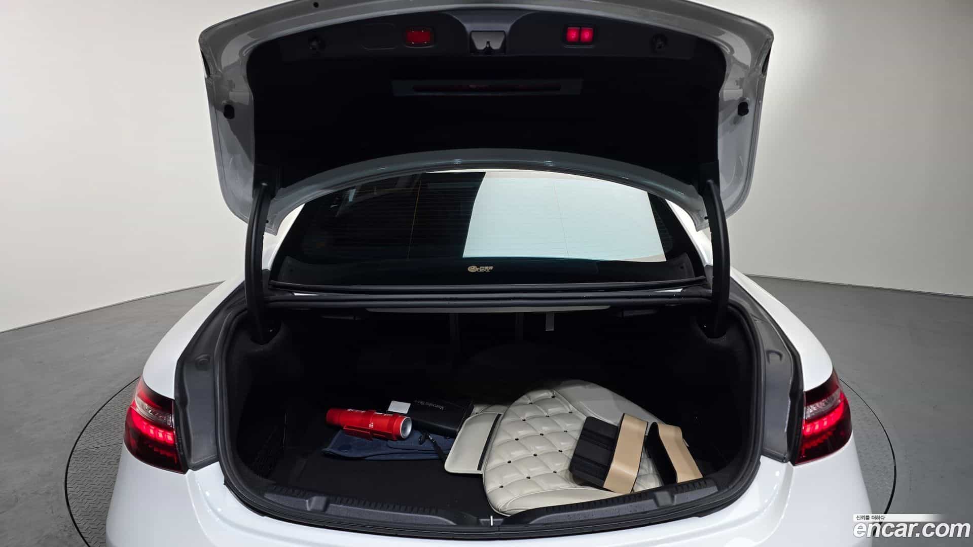 E-Class Mercedes-Benz 2020.11-OPTION-024